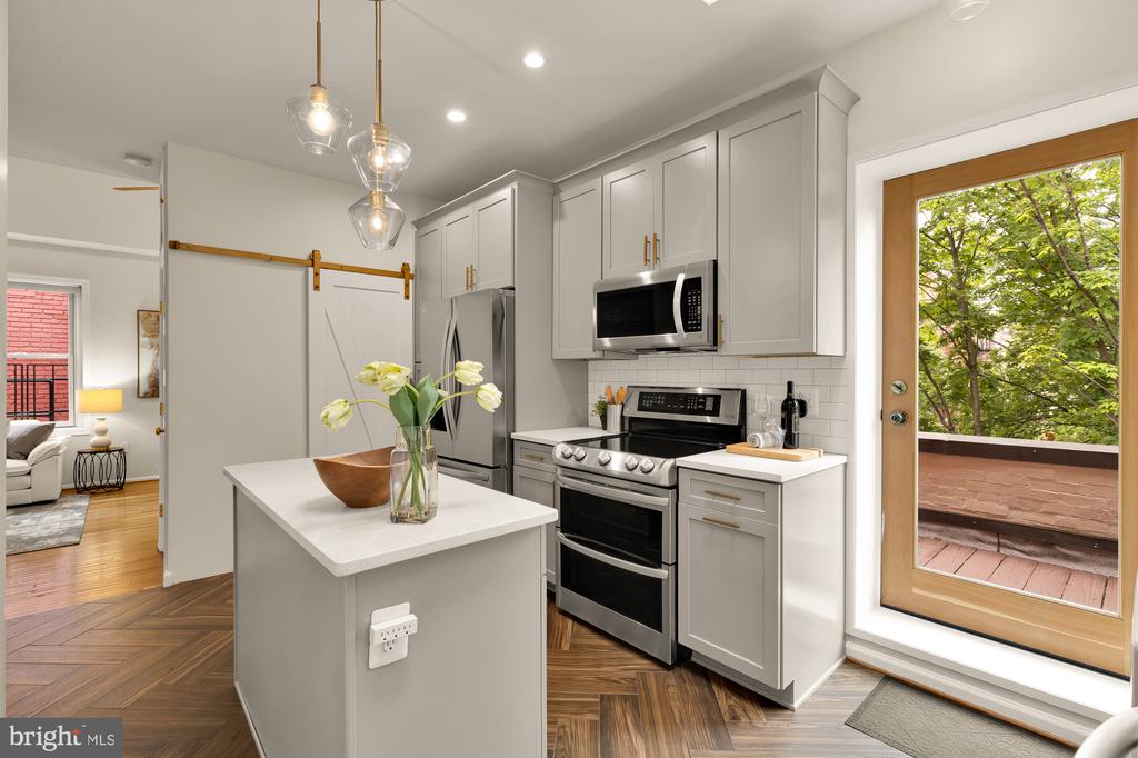 1935 17TH STREET NW Unit: 5