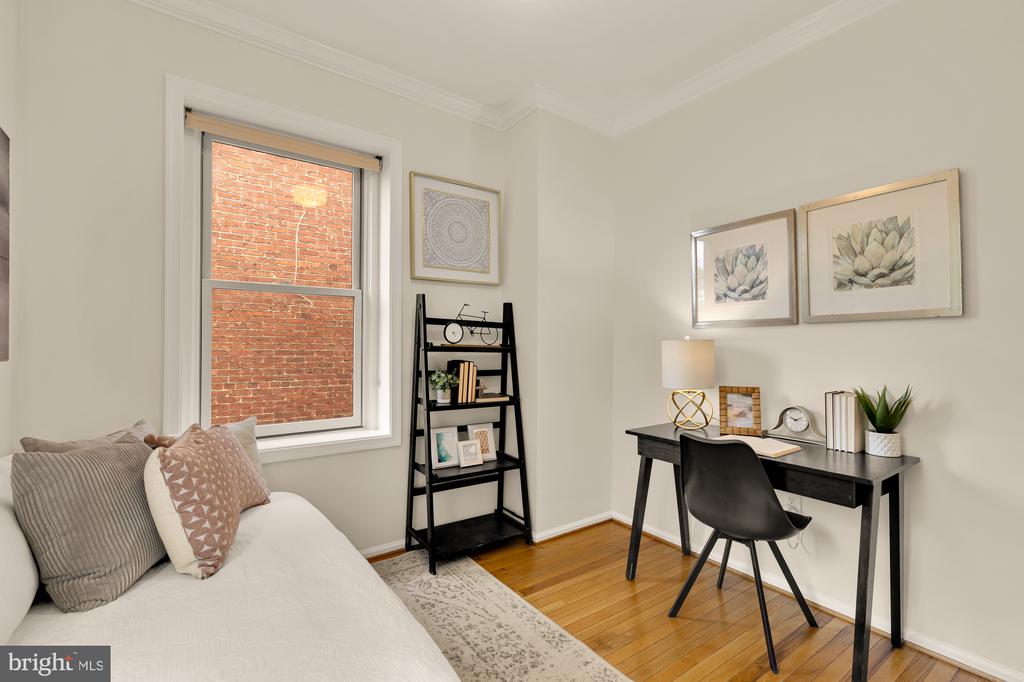1935 17TH STREET NW Unit: 5
