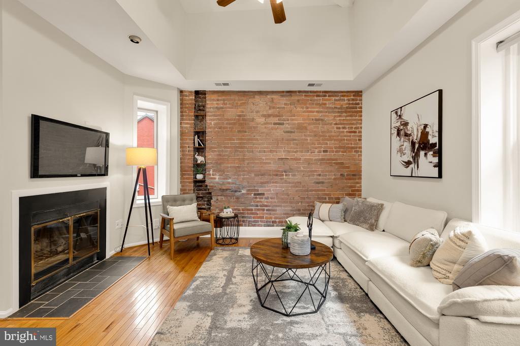 1935 17TH STREET NW Unit: 5