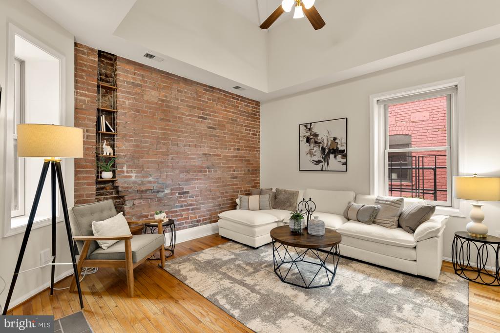 1935 17TH STREET NW Unit: 5