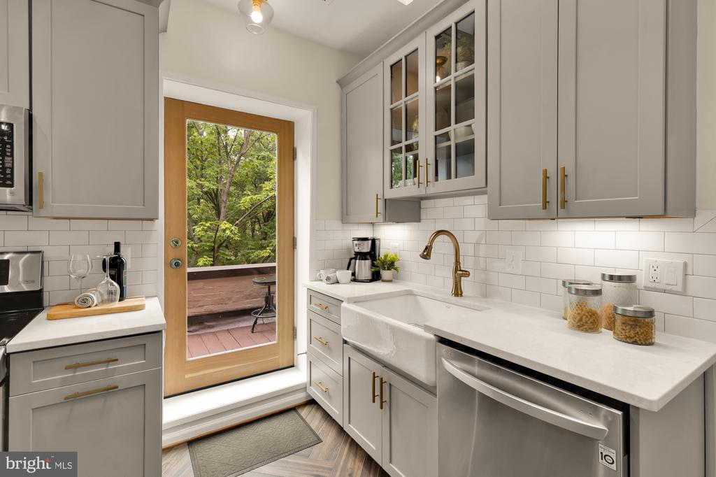 1935 17TH STREET NW Unit: 5