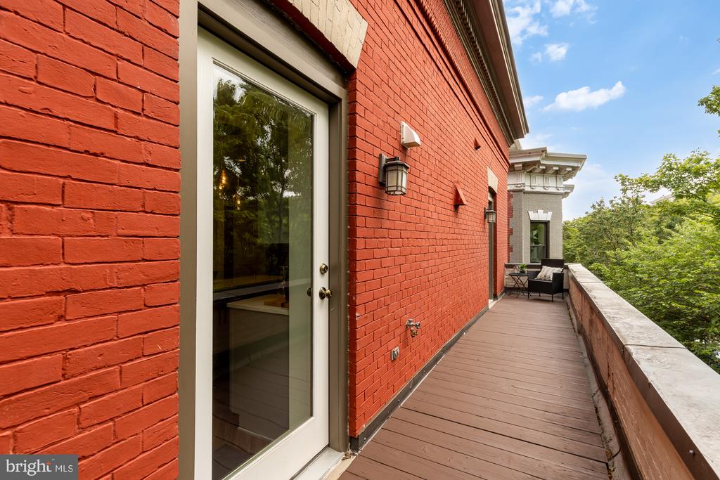 1935 17TH STREET NW Unit: 5