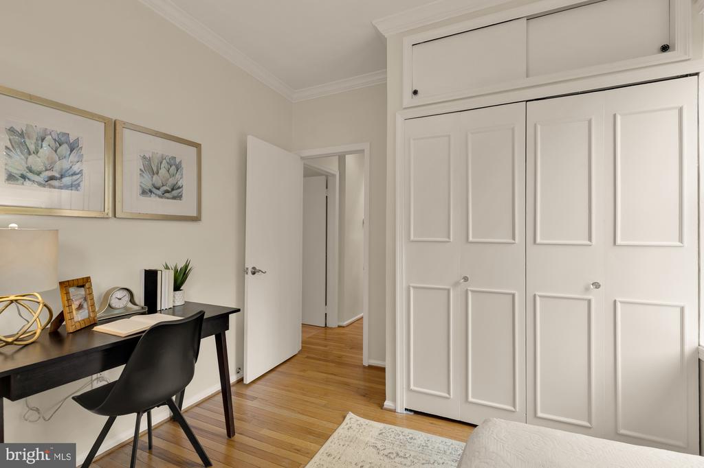 1935 17TH STREET NW Unit: 5