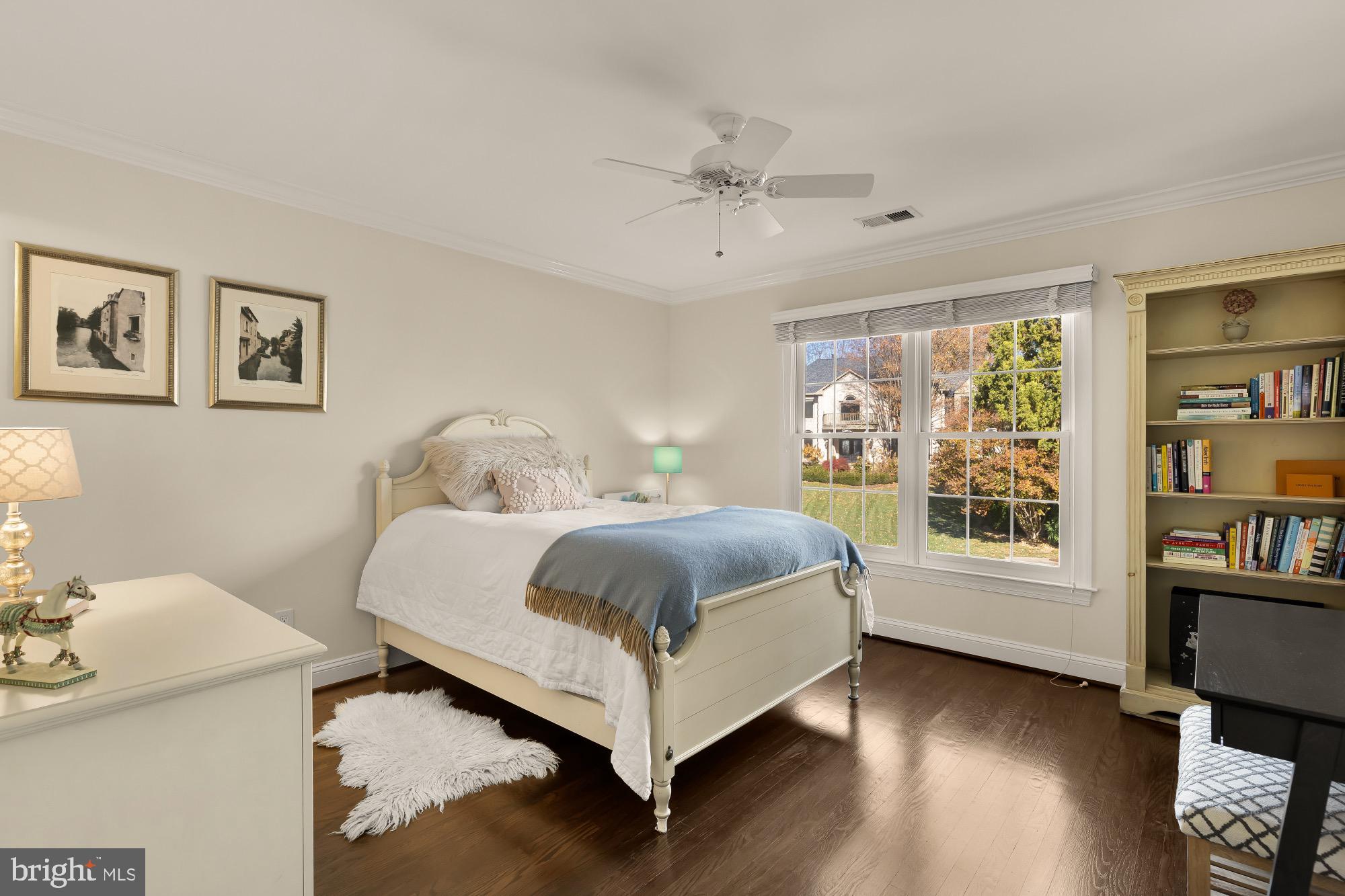 1257 NEW BEDFORD LANE