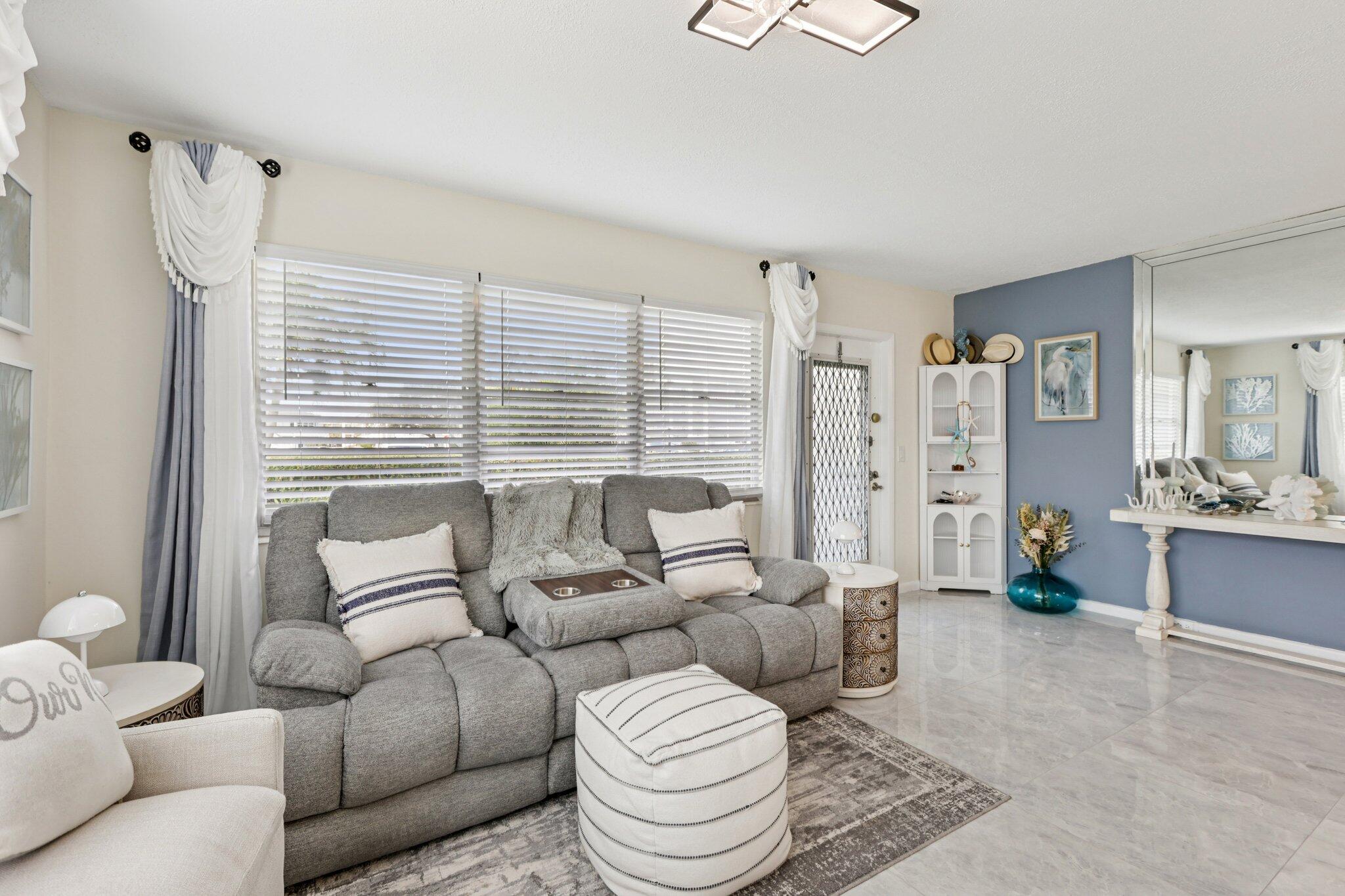 125 Oakridge J 125