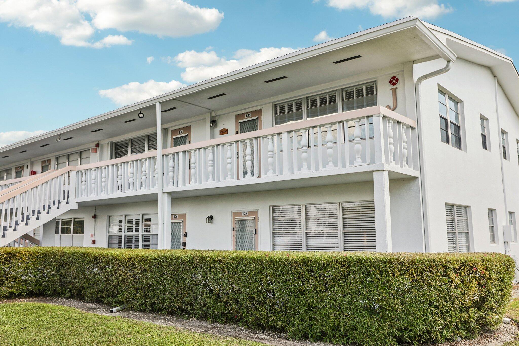 125 Oakridge J 125
