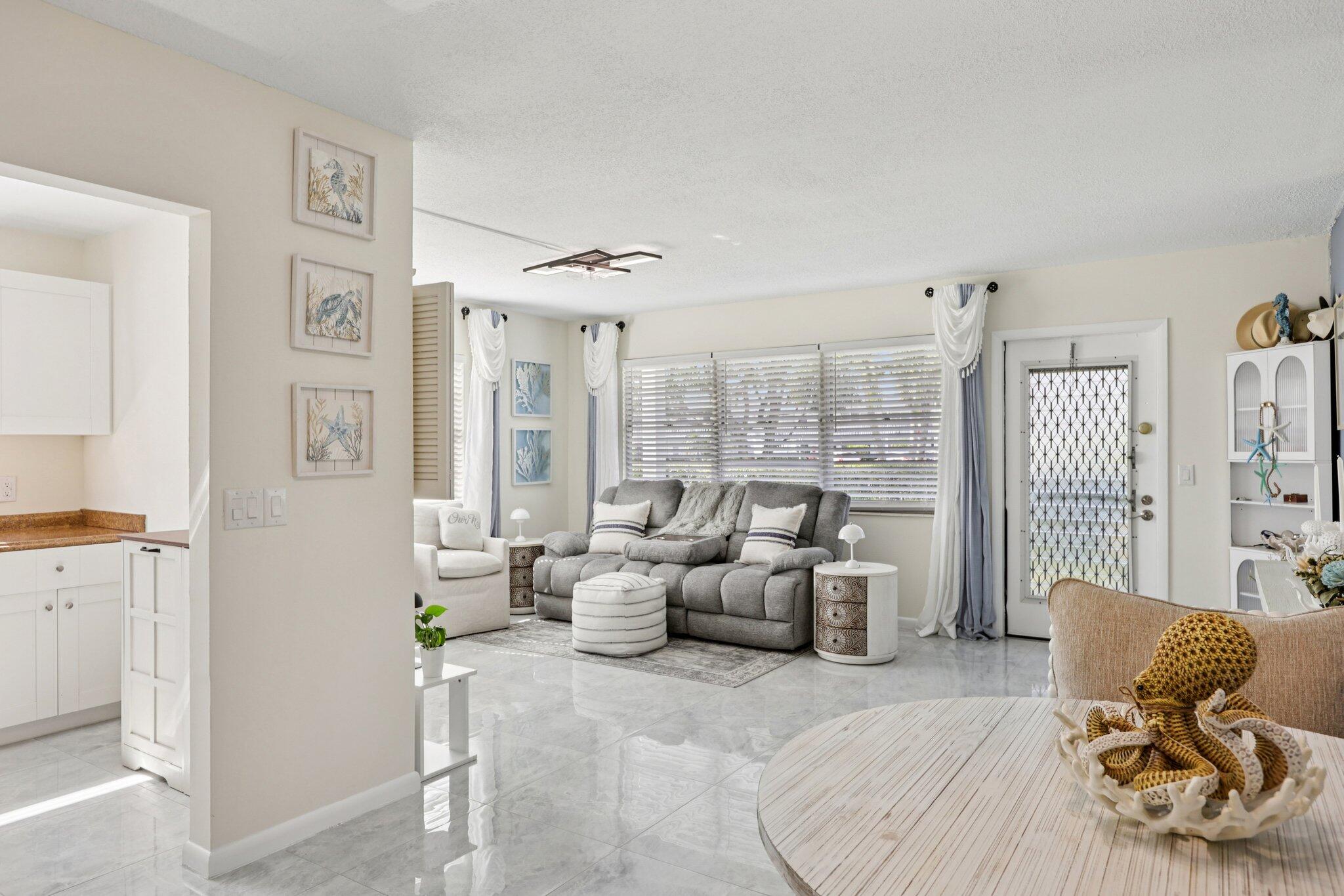 125 Oakridge J 125