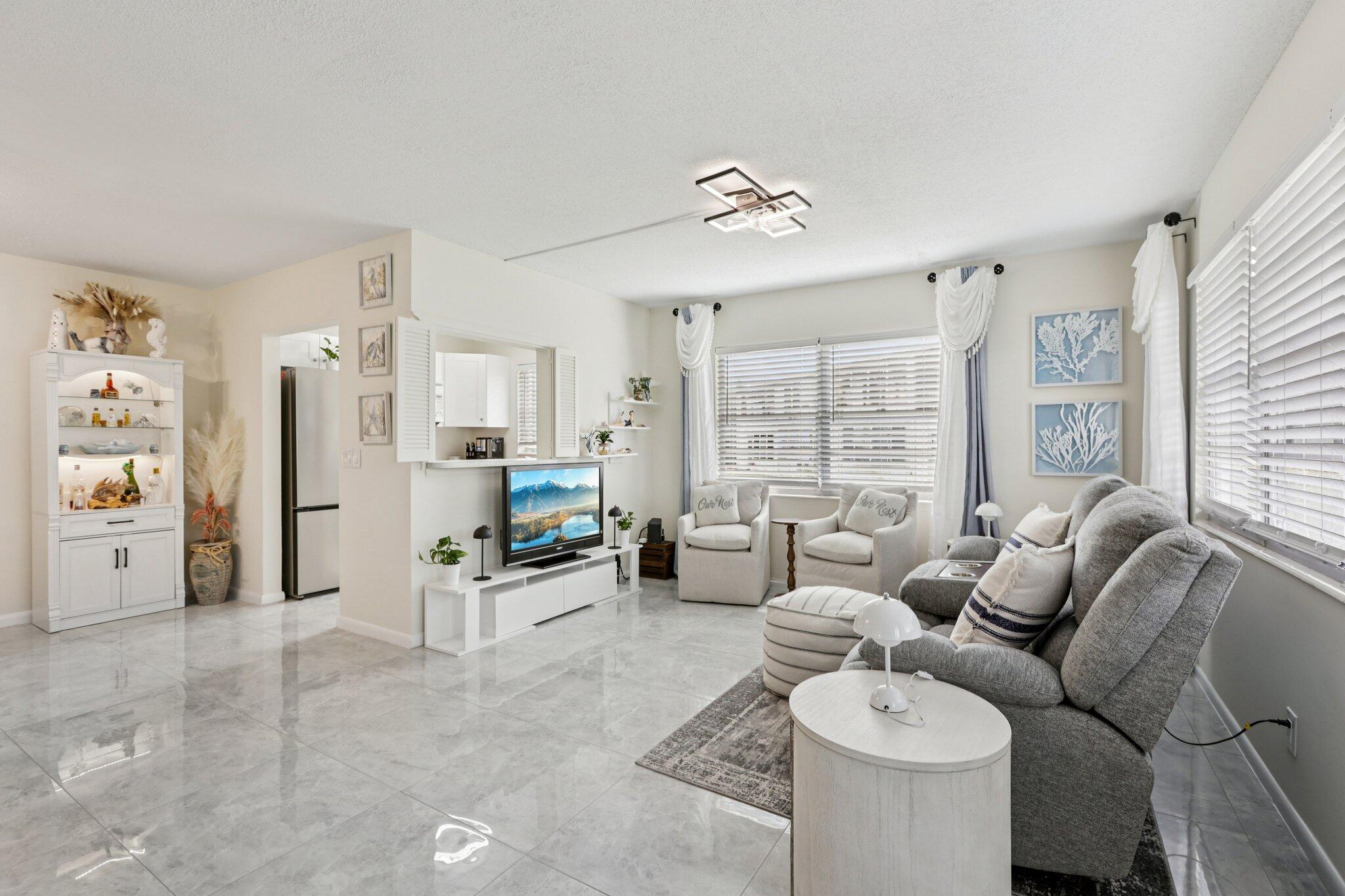125 Oakridge J 125