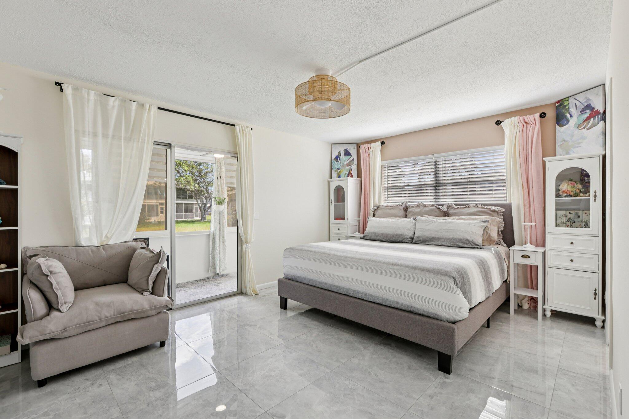 125 Oakridge J 125