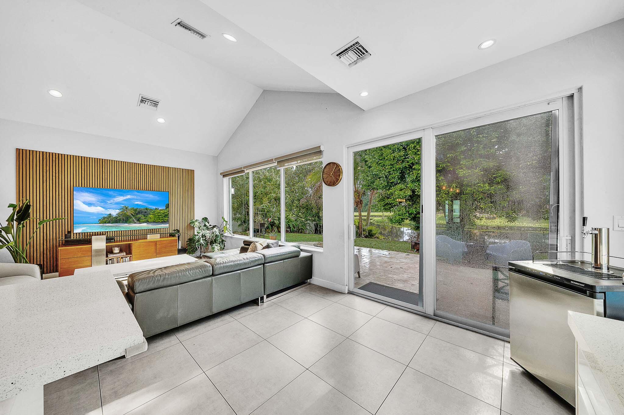 19515 Carolina Circle