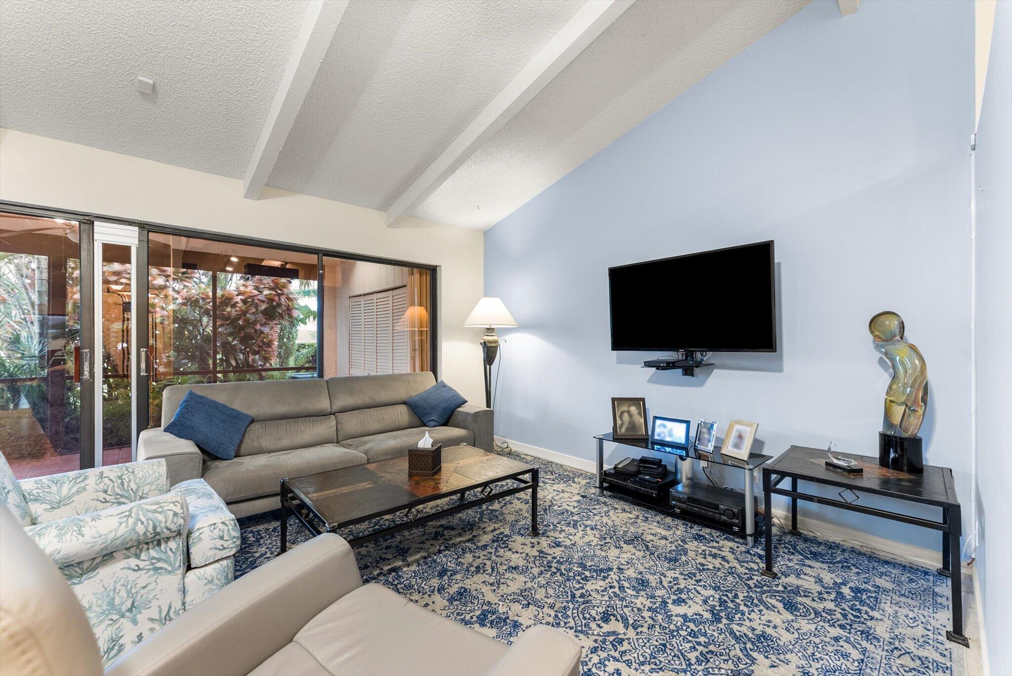 6886 Tiburon Circle