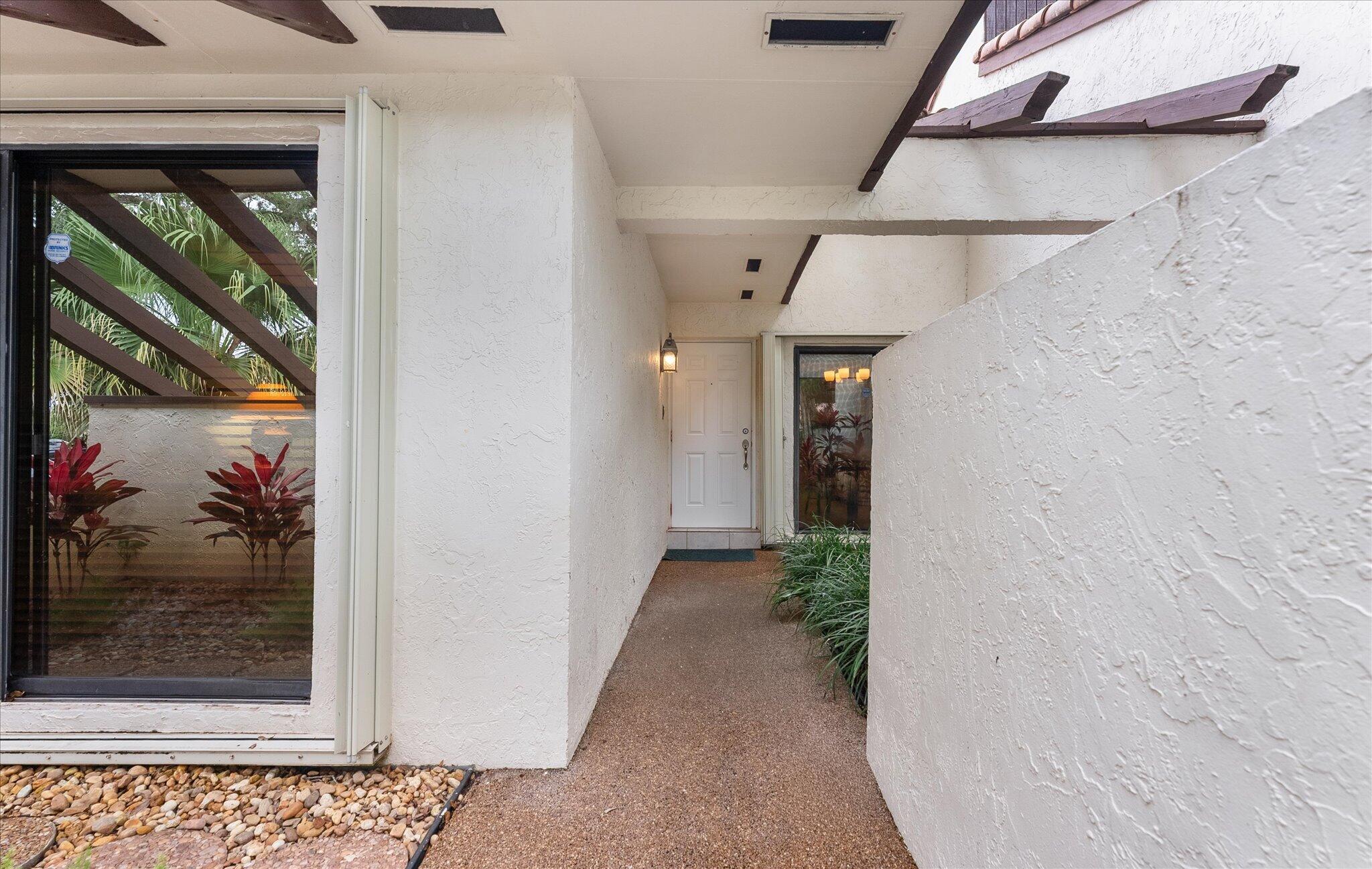 6886 Tiburon Circle