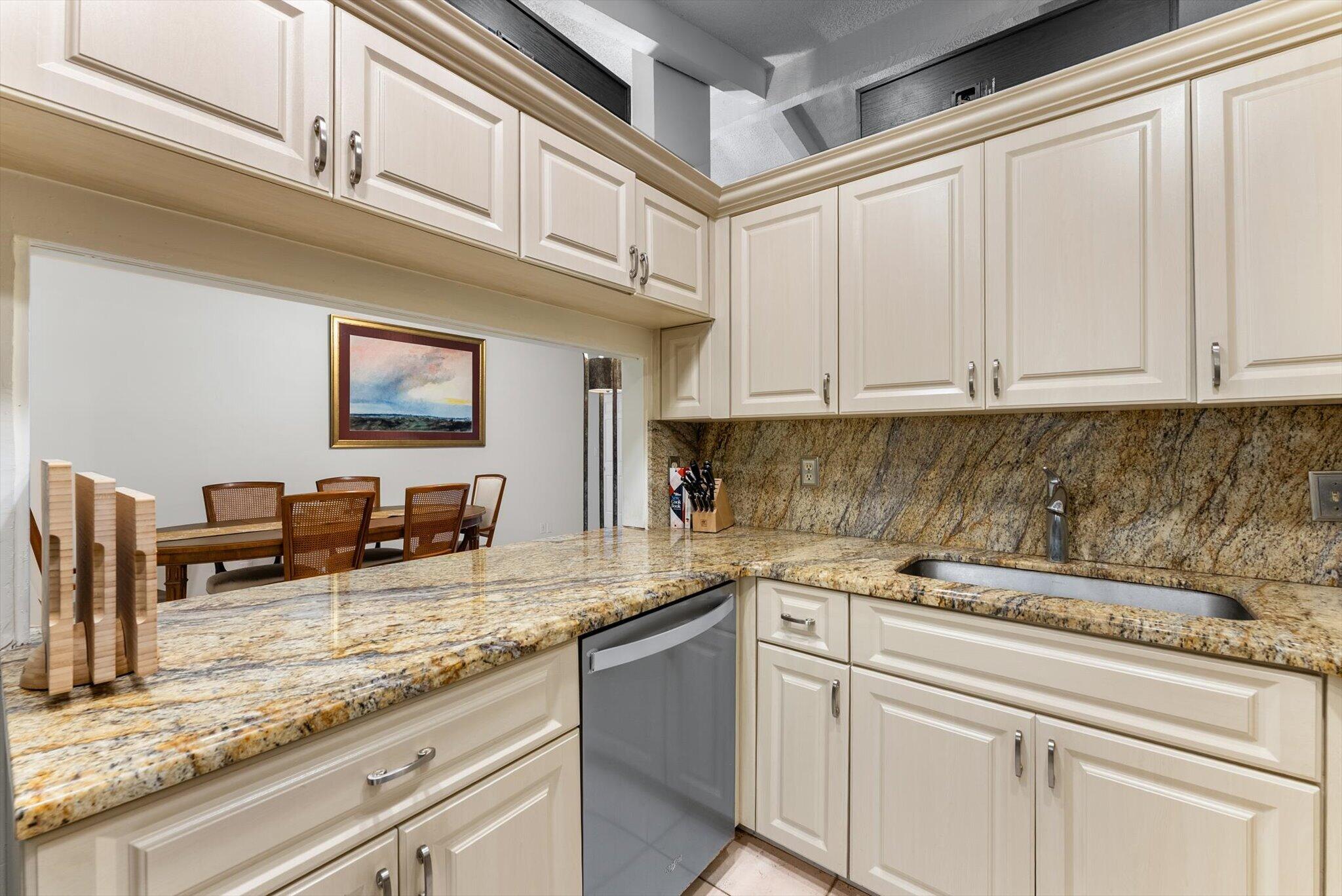 6886 Tiburon Circle