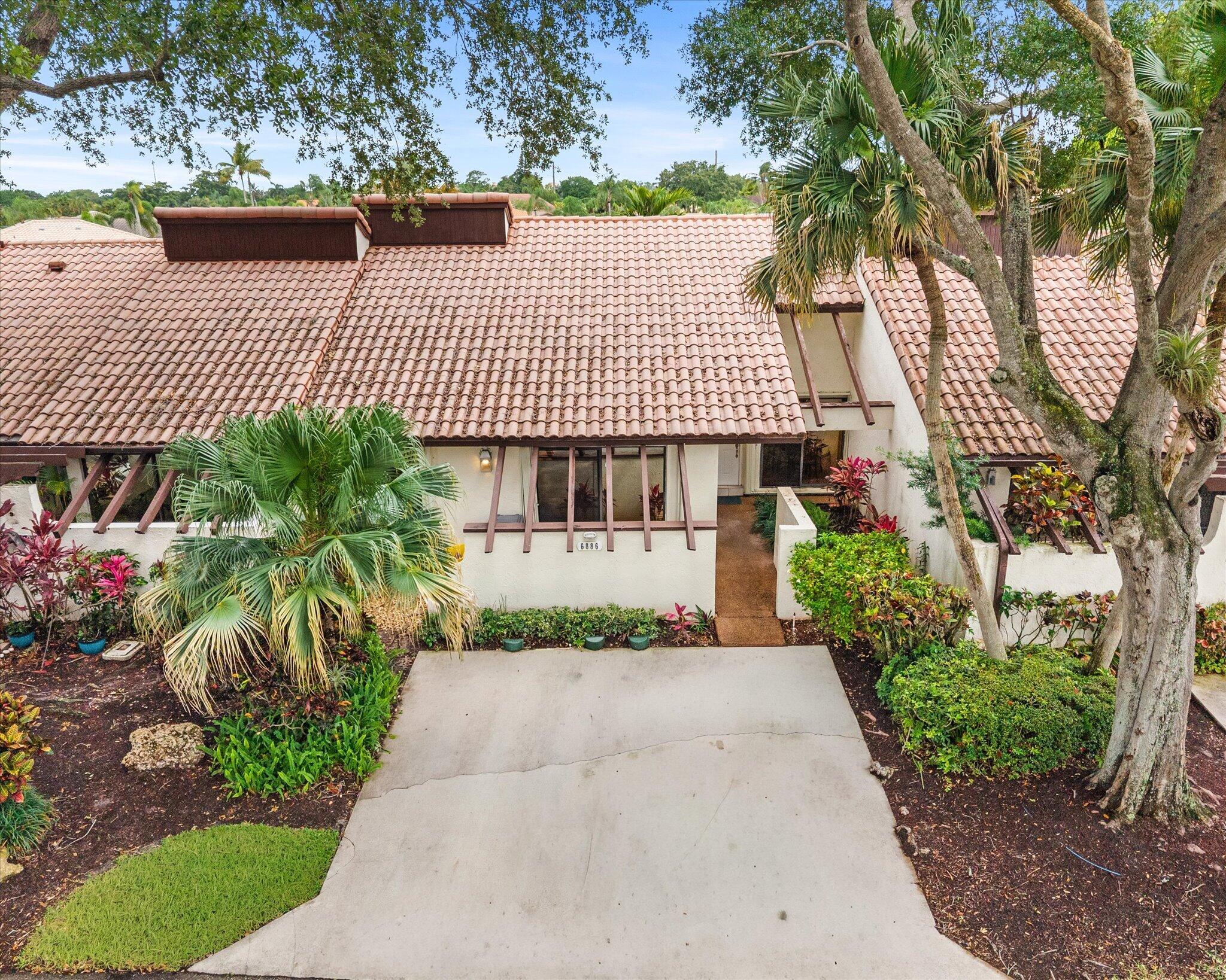 6886 Tiburon Circle