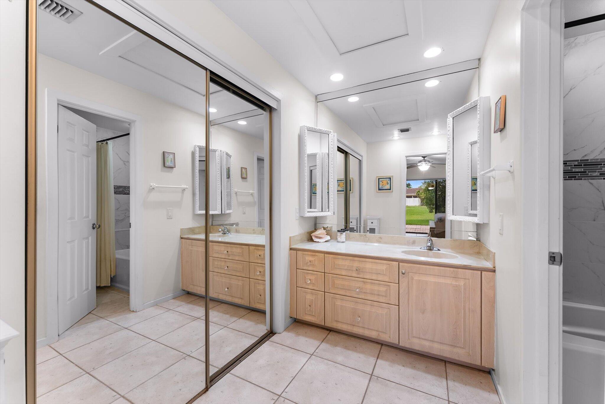 6886 Tiburon Circle