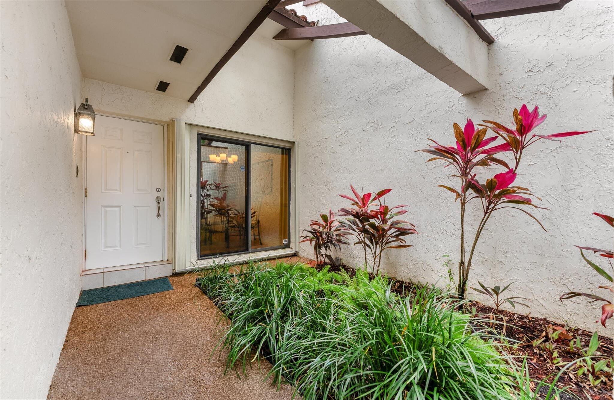 6886 Tiburon Circle