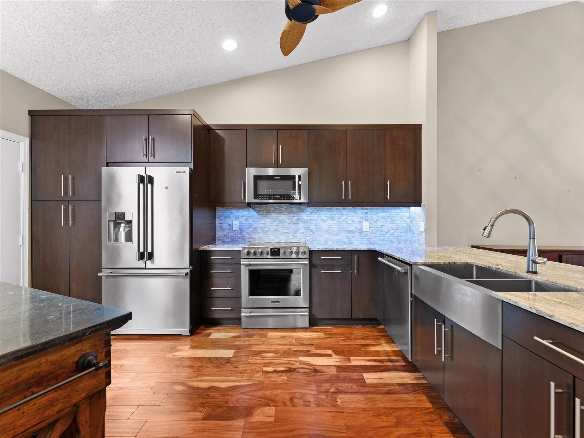 7585 Lexington Club Boulevard B