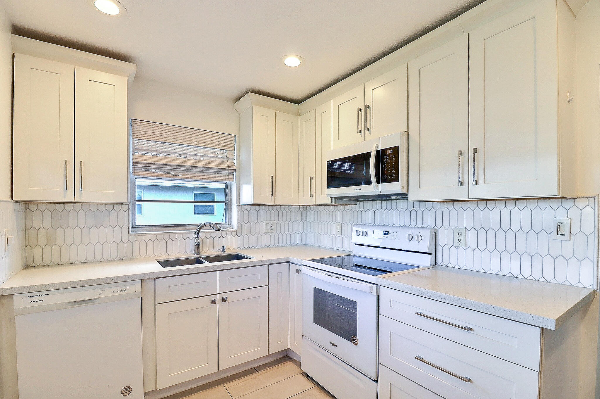 450 BLUEBIRD Lane