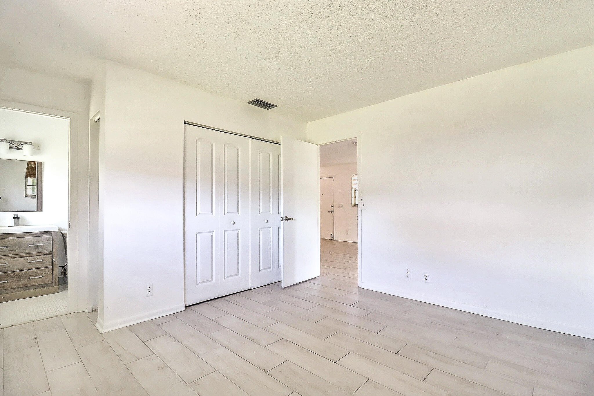 450 BLUEBIRD Lane