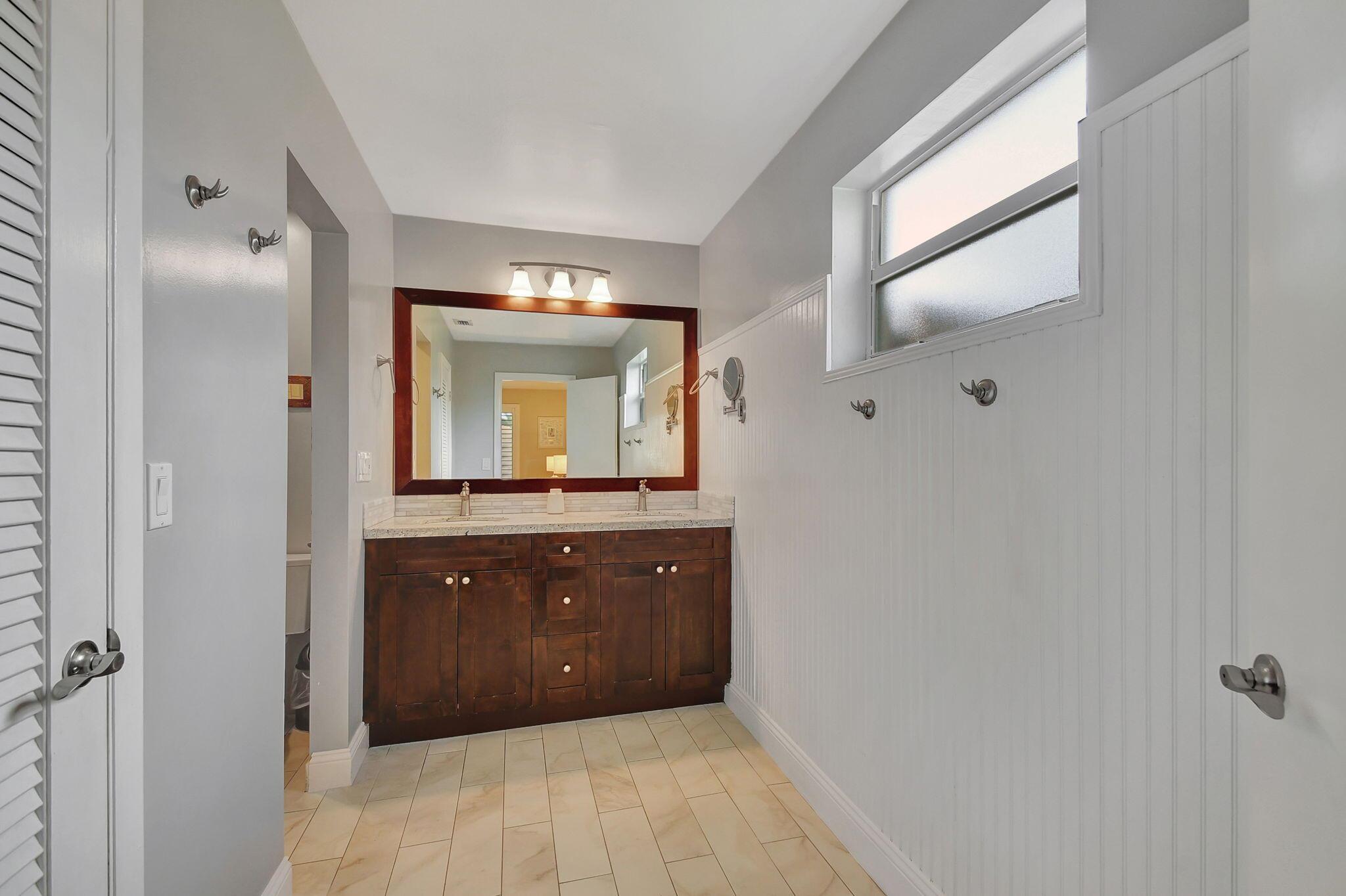 79 W Rubber Tree Drive