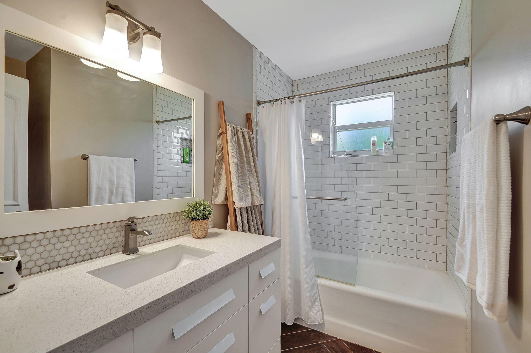 79 W Rubber Tree Drive