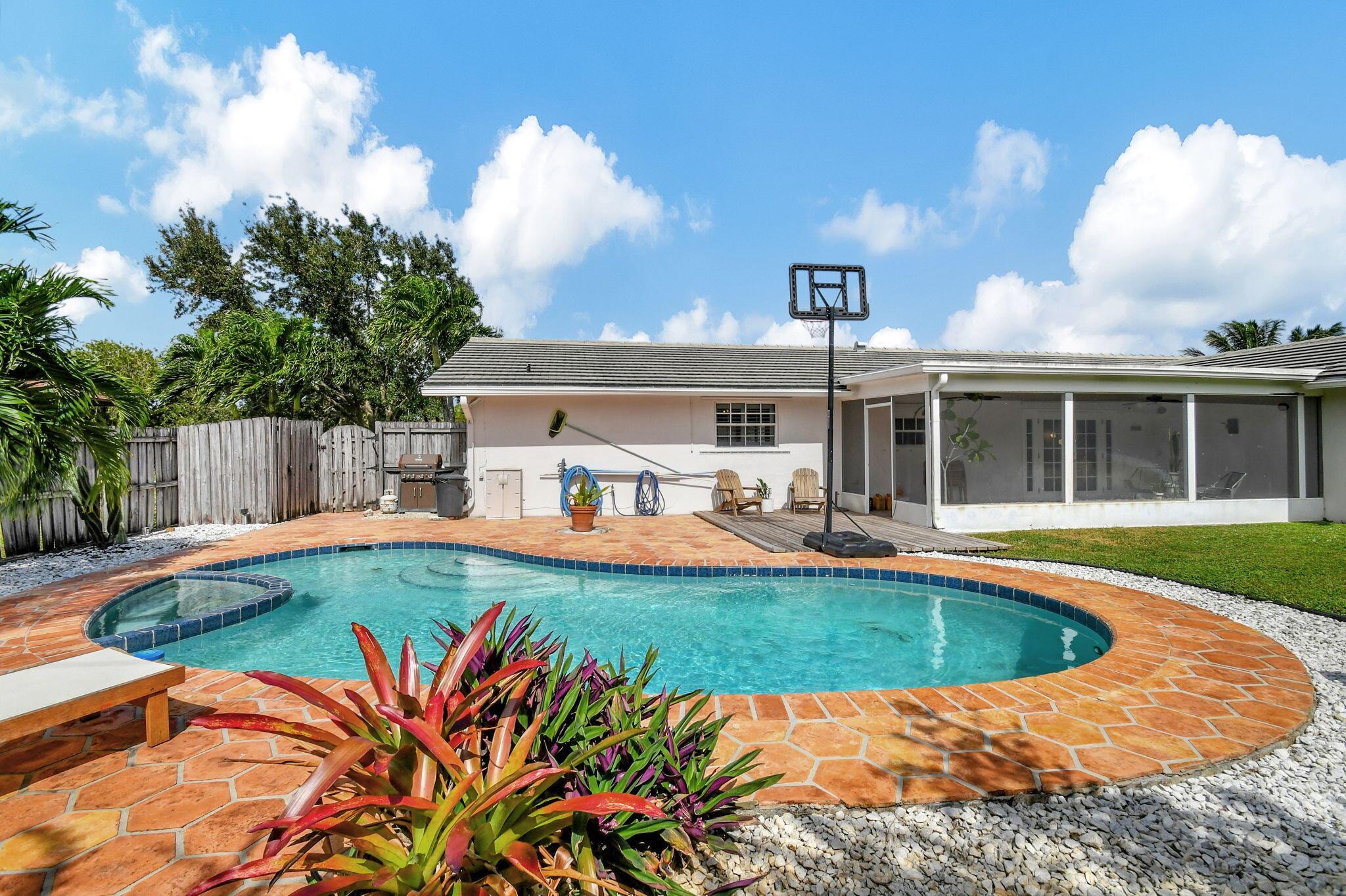 79 W Rubber Tree Drive