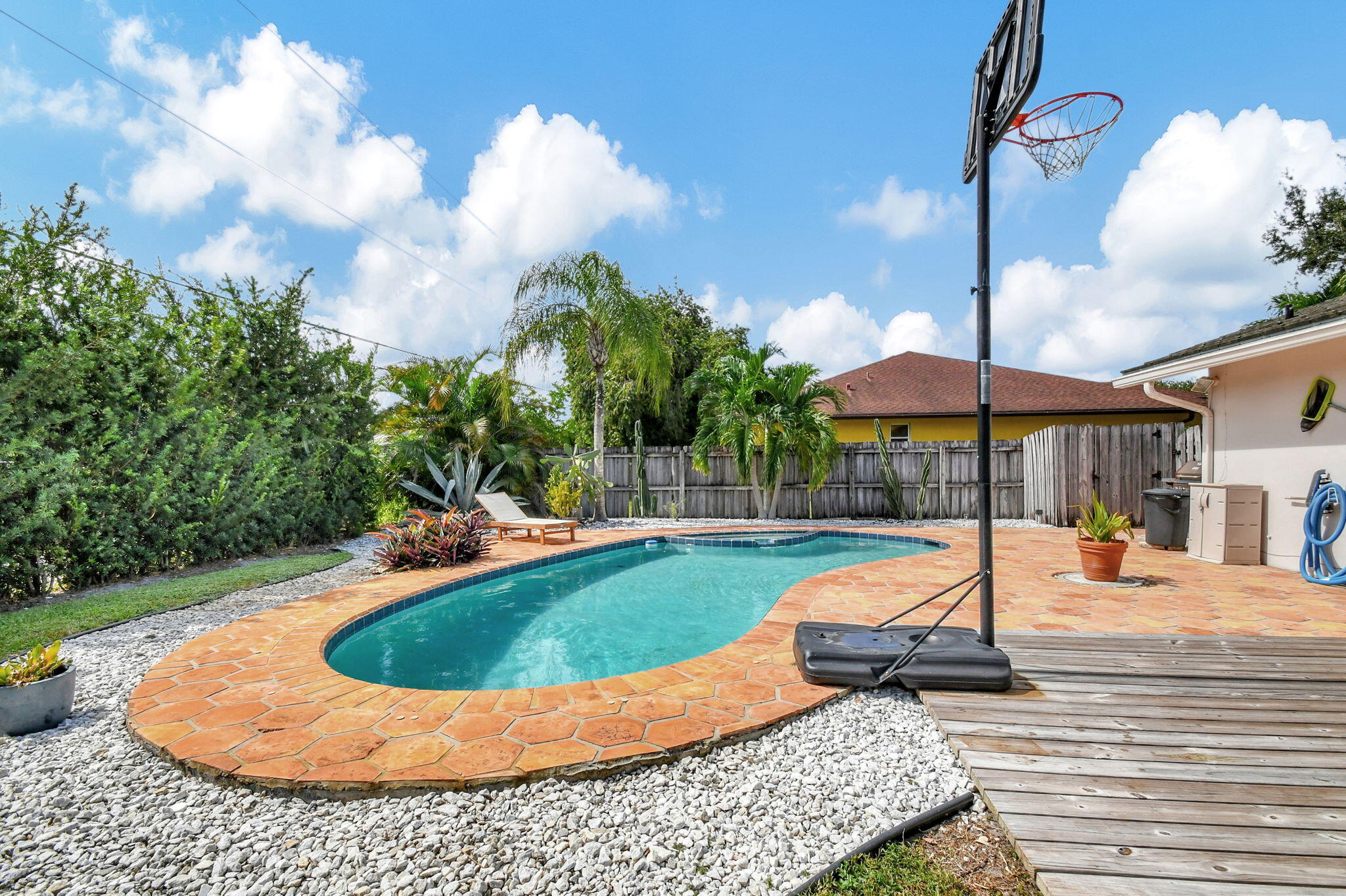 79 W Rubber Tree Drive