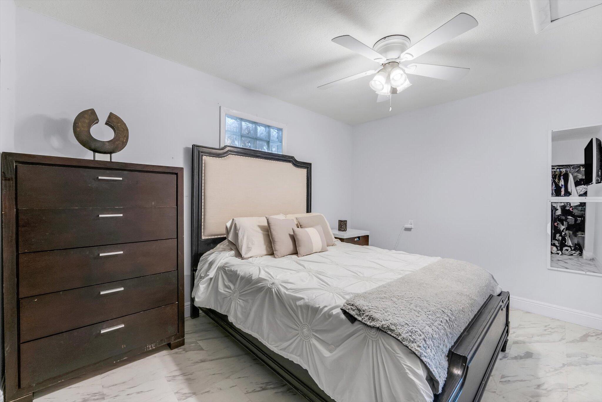 18905 Cloud Lake Circle