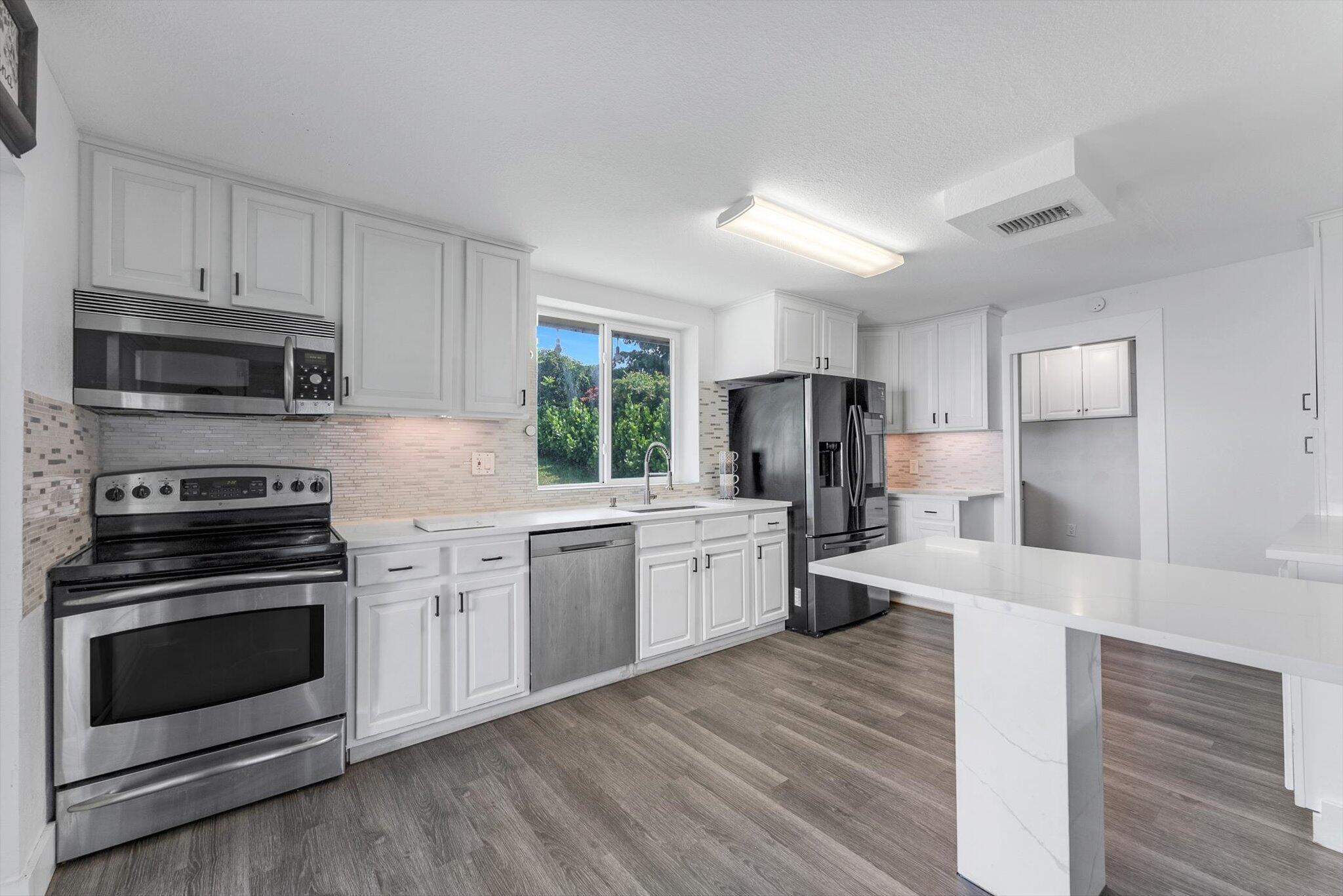 18905 Cloud Lake Circle