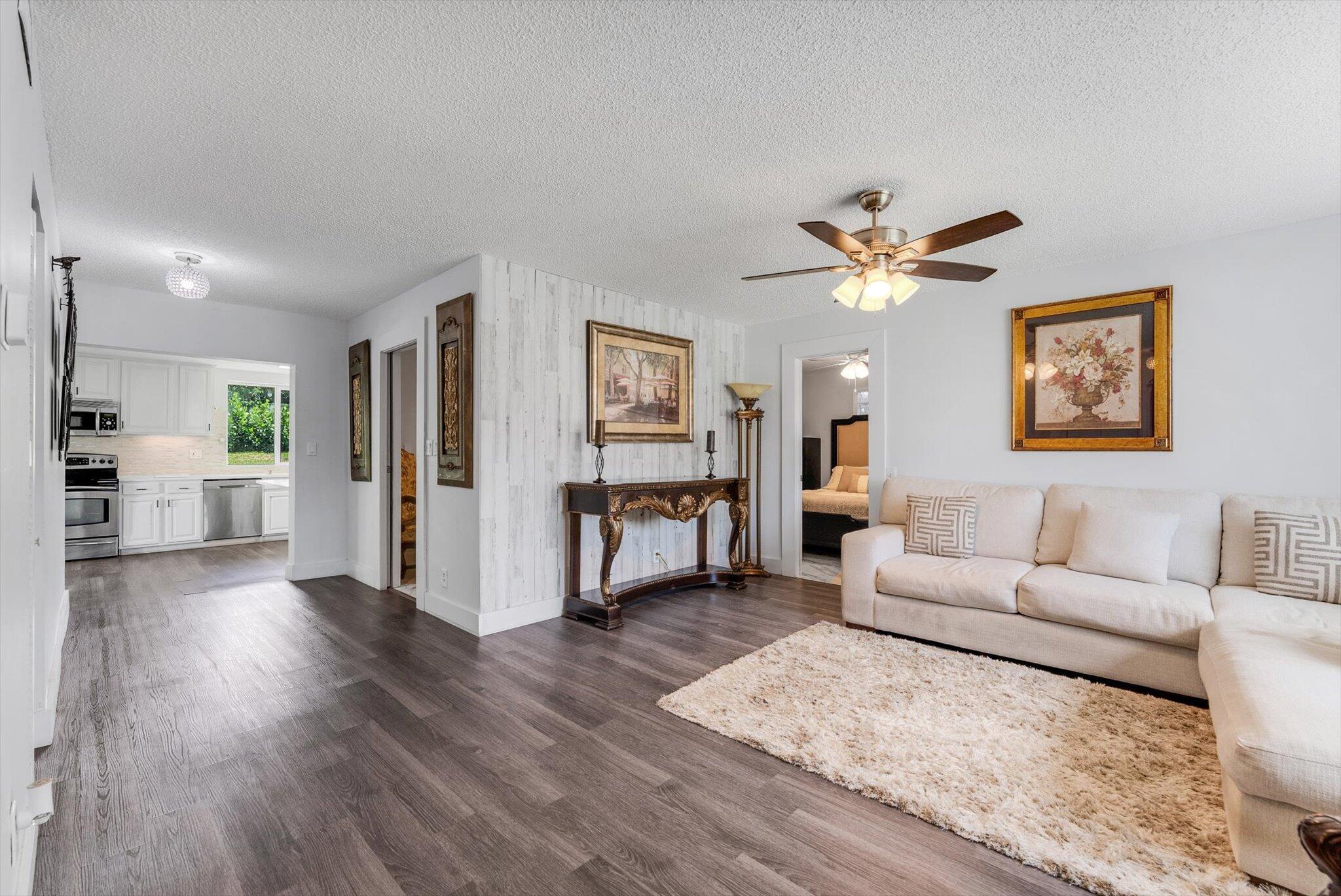 18905 Cloud Lake Circle