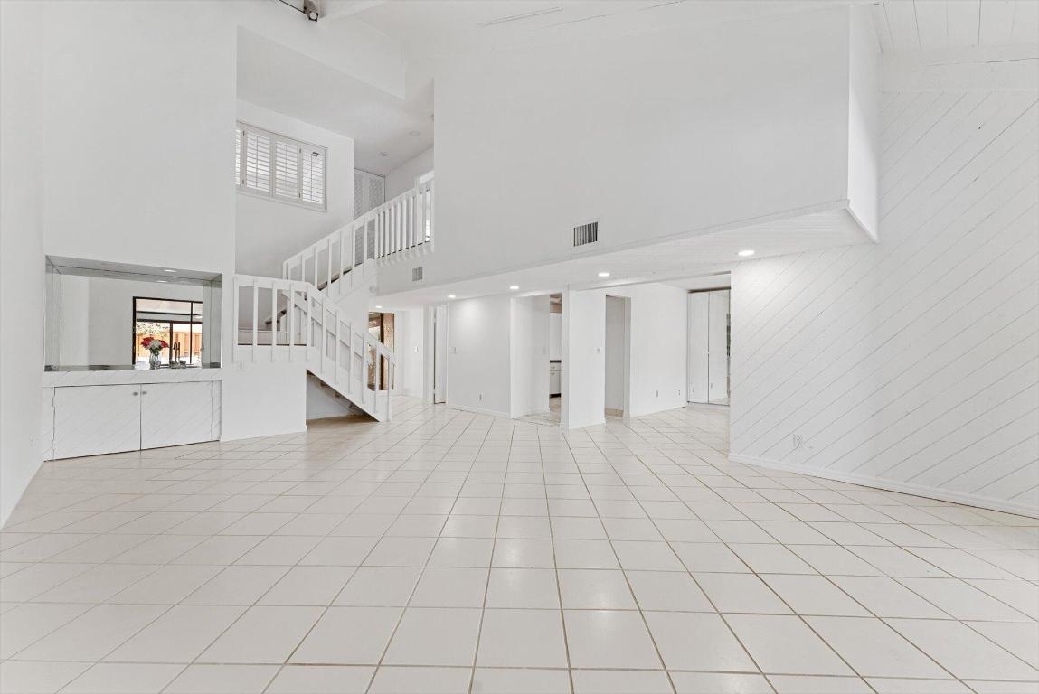 5371 Stonybrook Drive