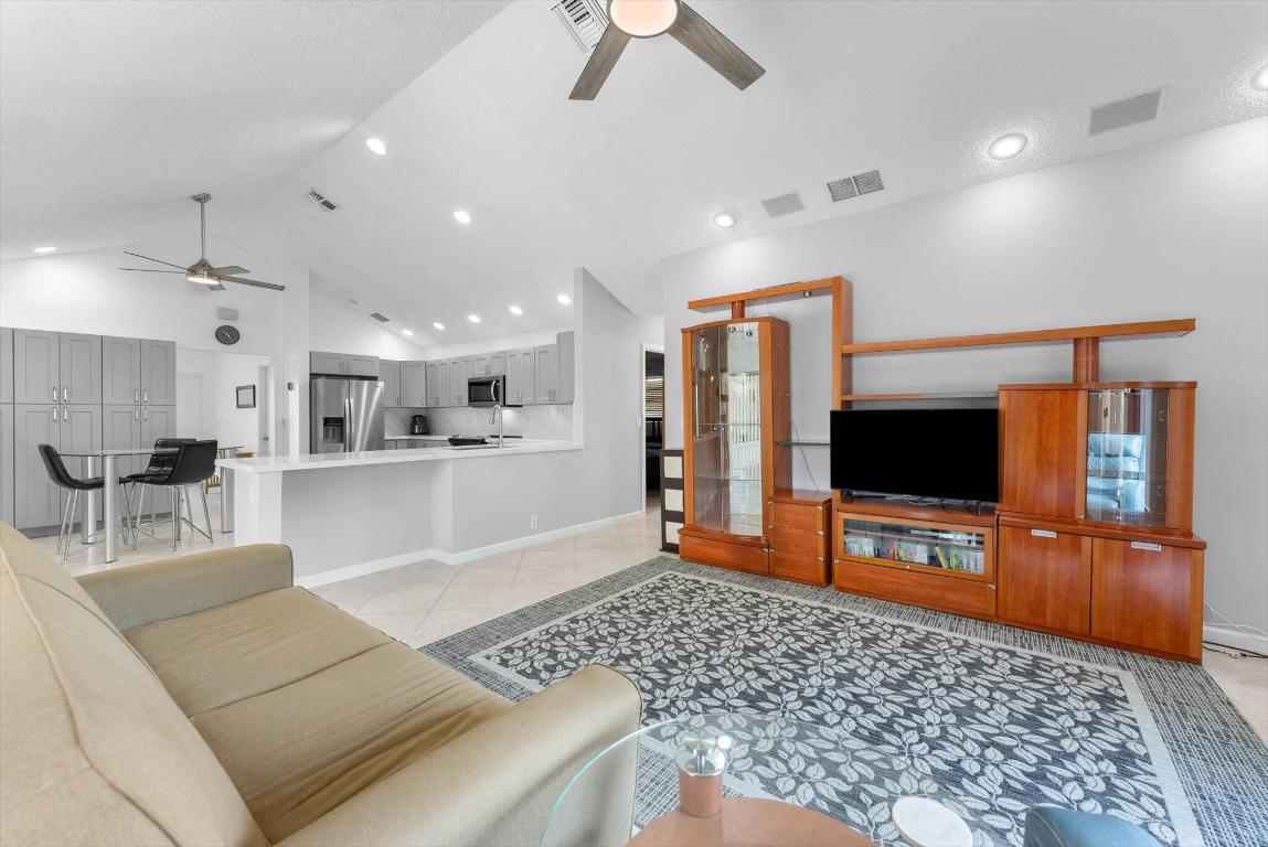 3099 NW 28th Terrace