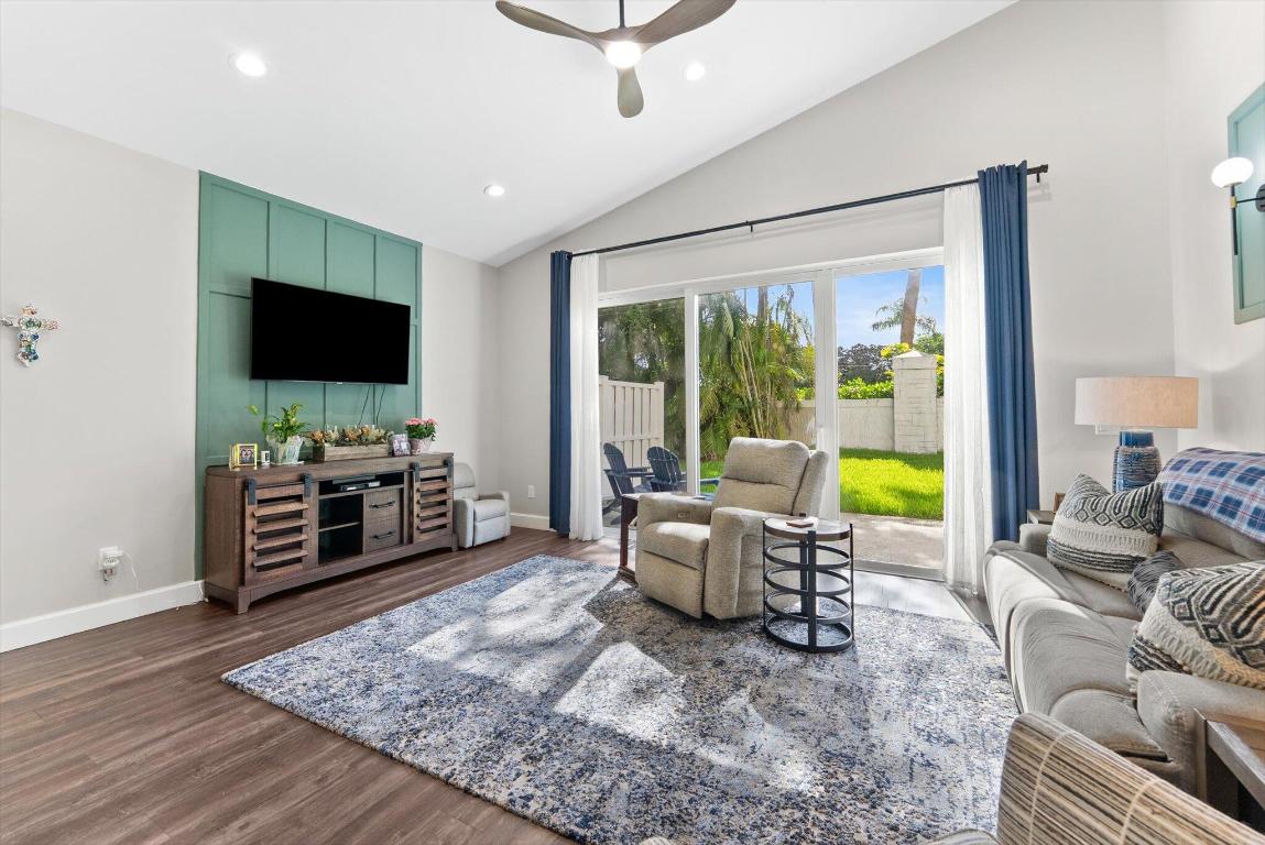 13506 Carrick Green Court