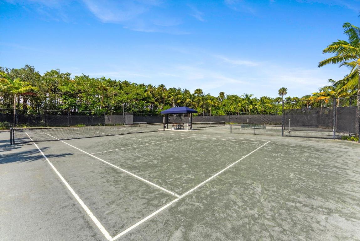 8195 Grand Prix Lane