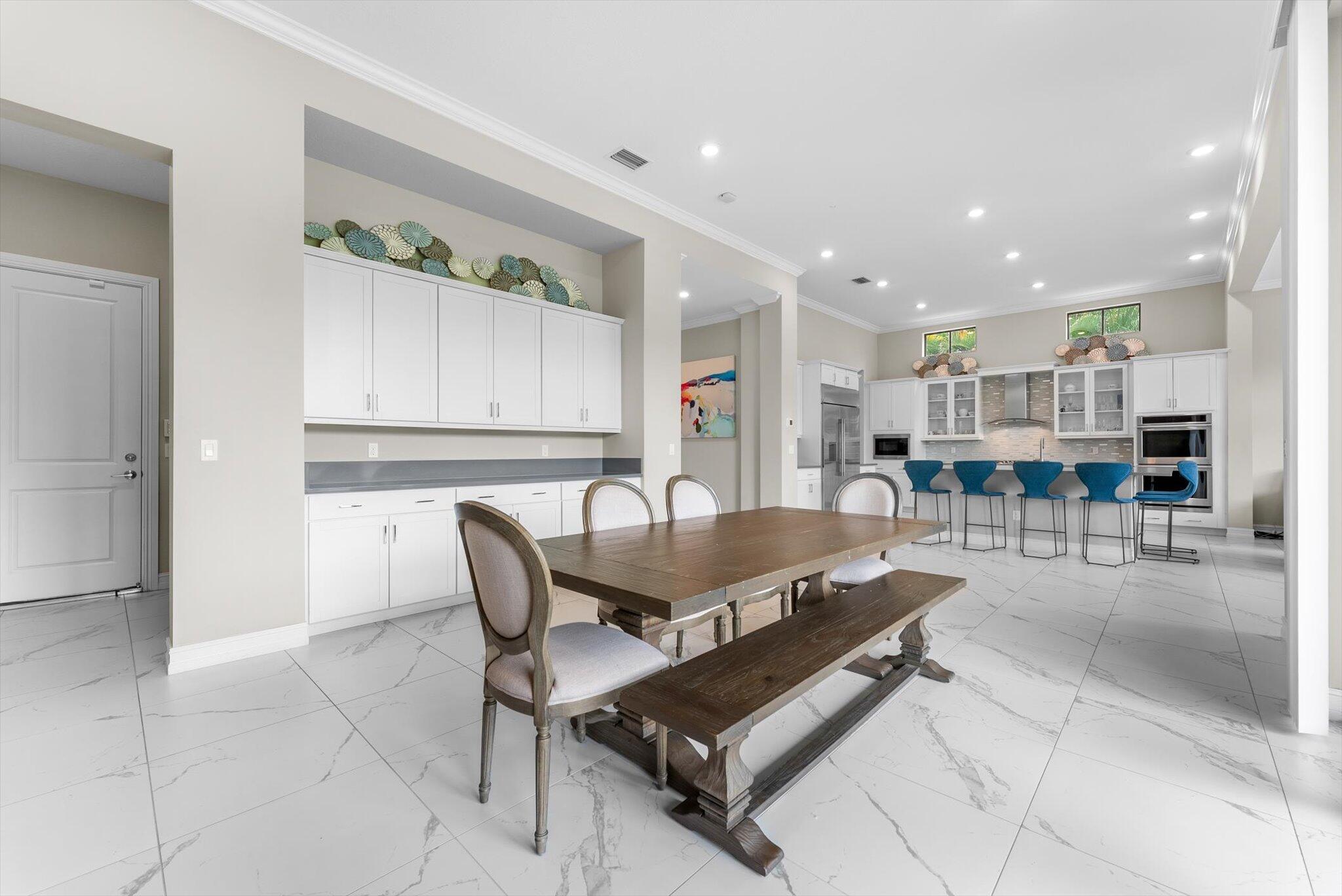 8195 Grand Prix Lane