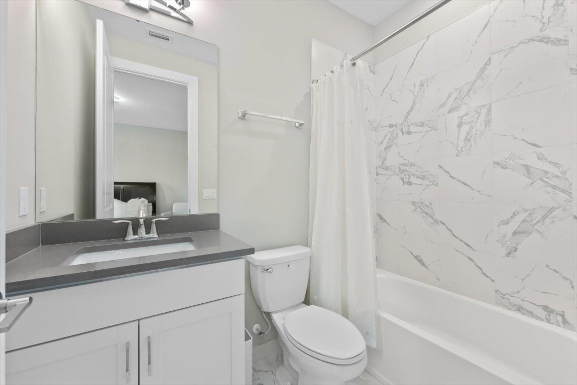 8195 Grand Prix Lane