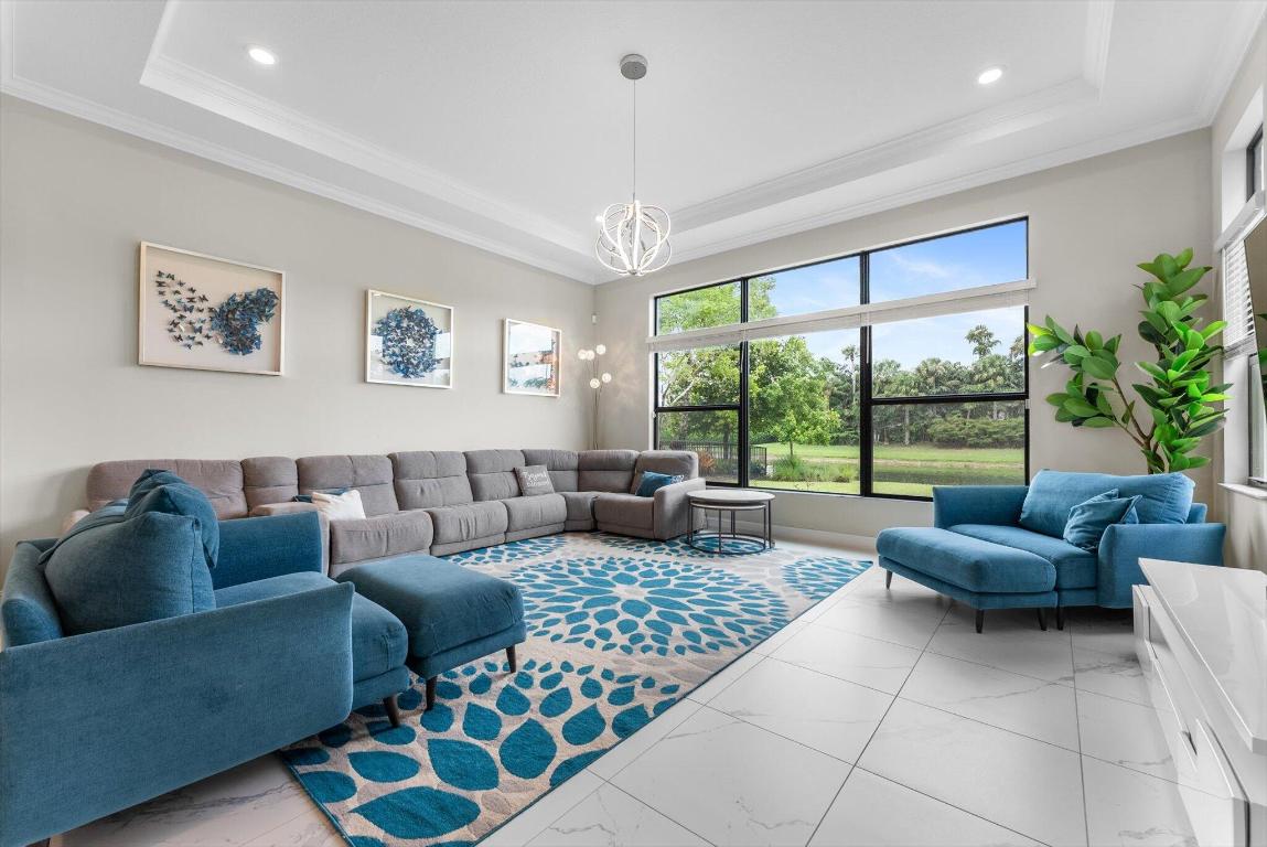 8195 Grand Prix Lane