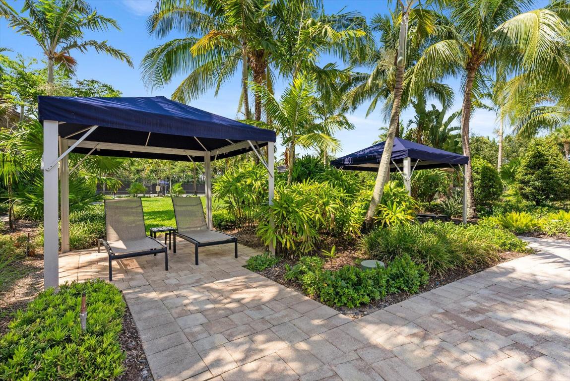 8195 Grand Prix Lane