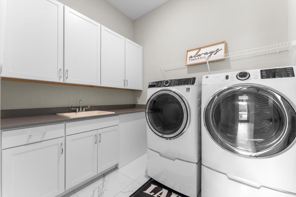 8195 Grand Prix Lane