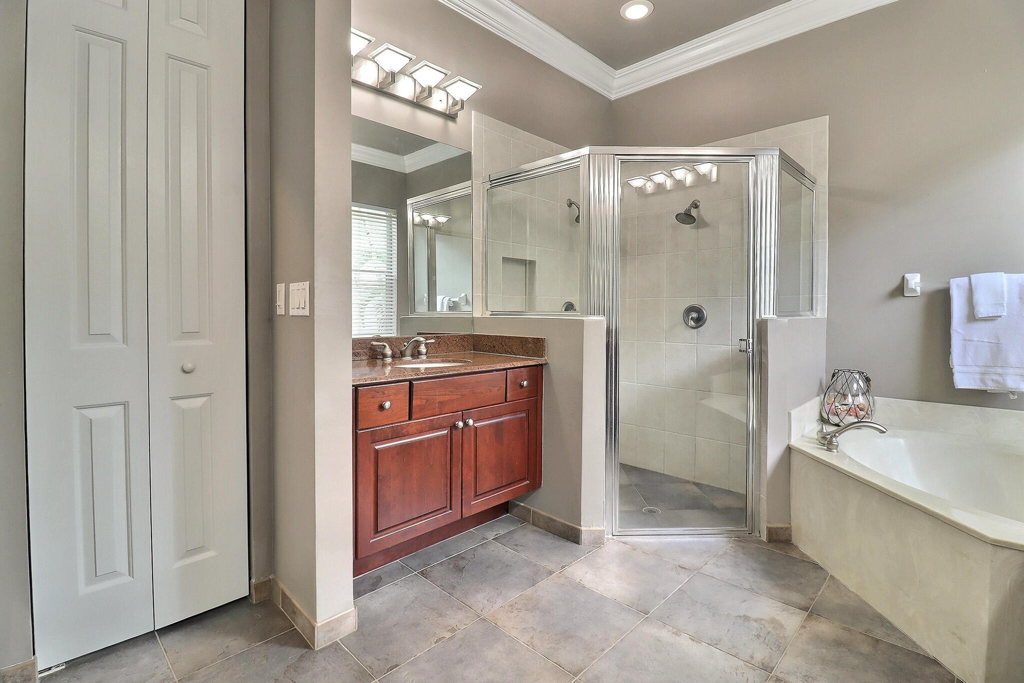 1289 Beacon Circle