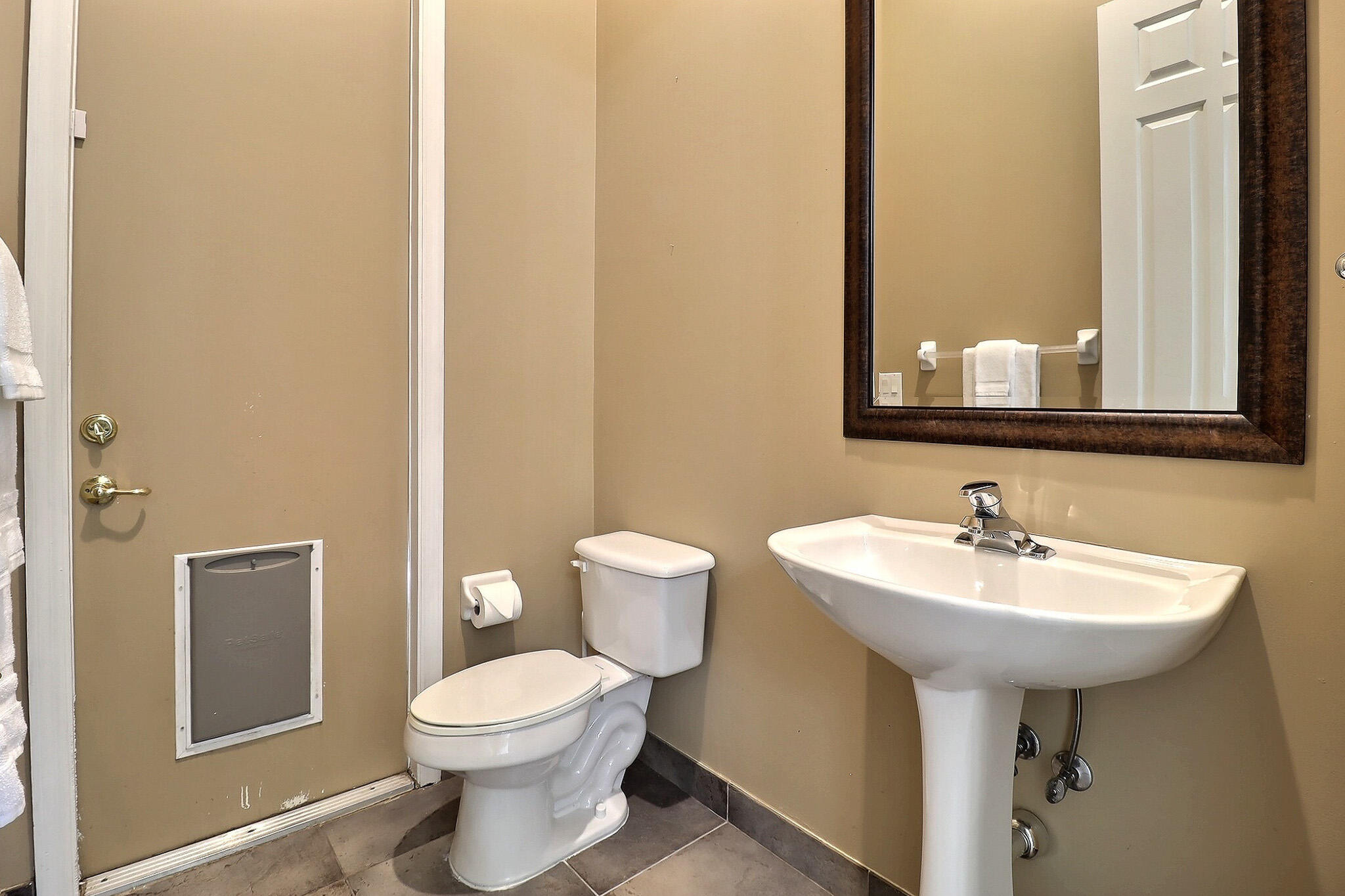 1289 Beacon Circle