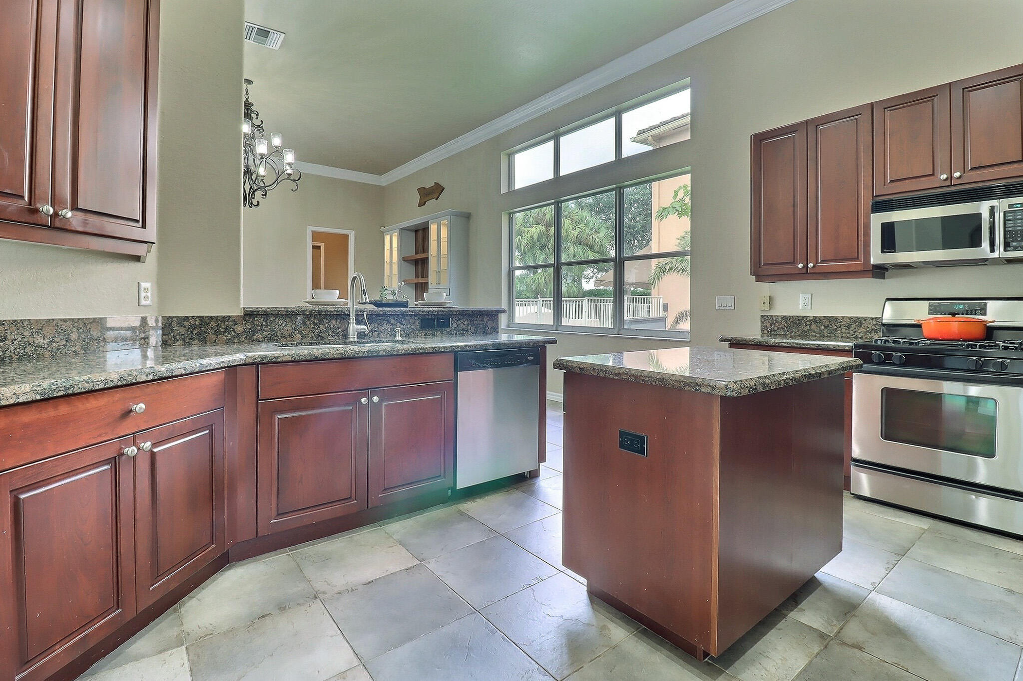 1289 Beacon Circle