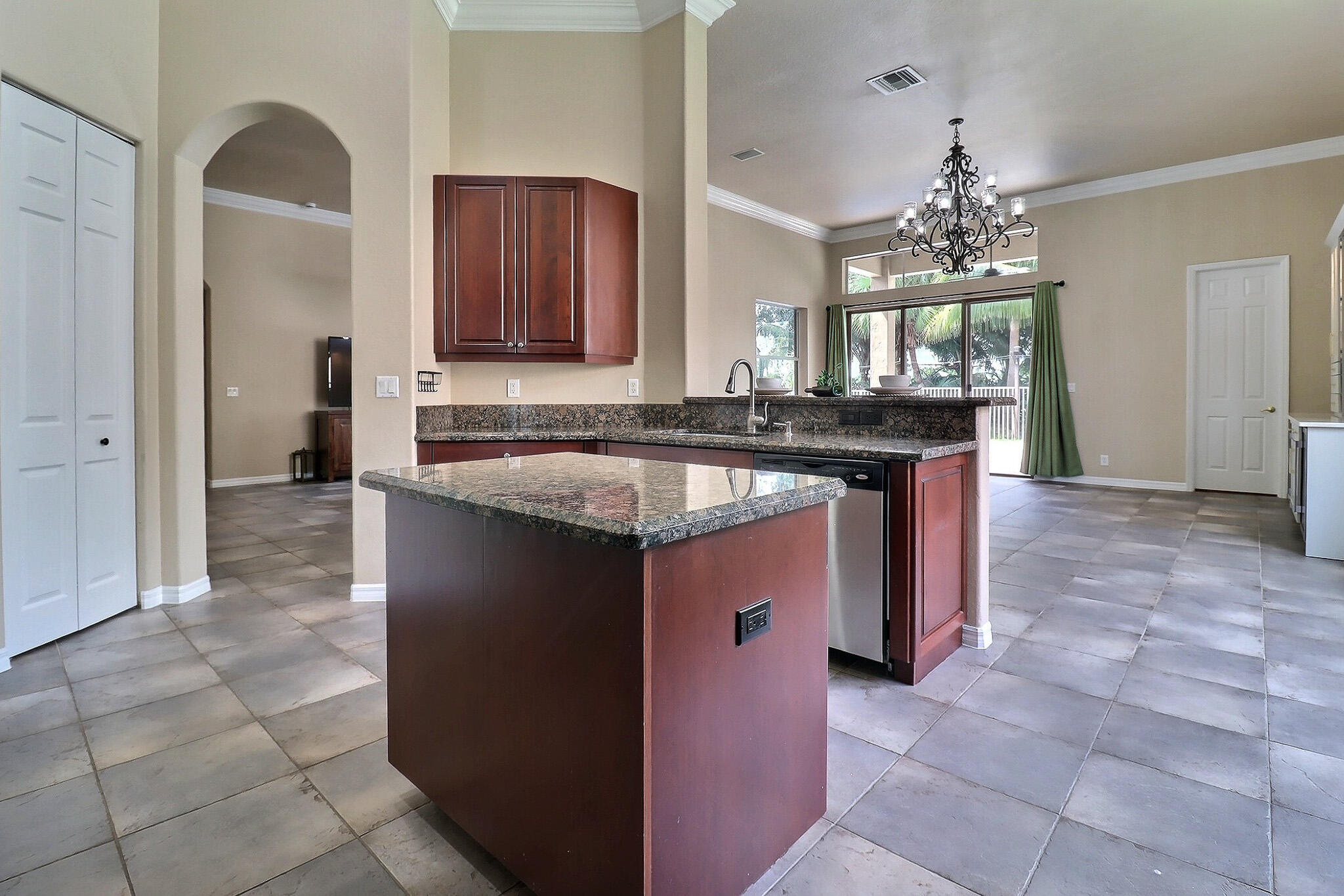 1289 Beacon Circle