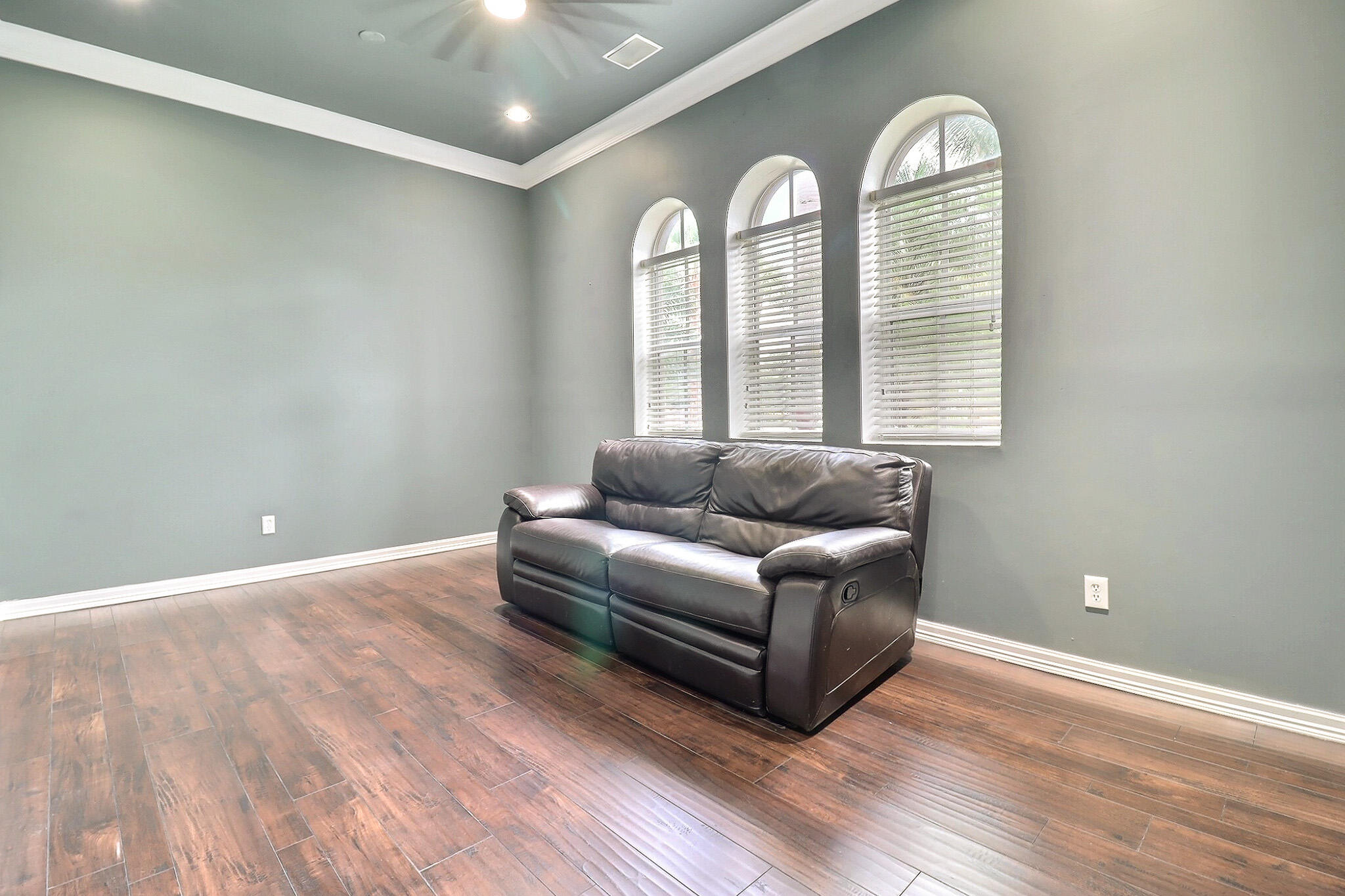 1289 Beacon Circle