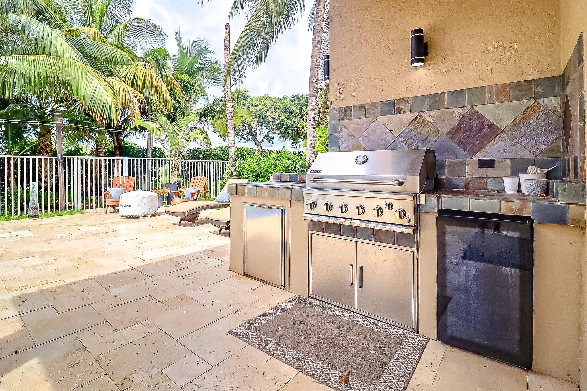 1289 Beacon Circle
