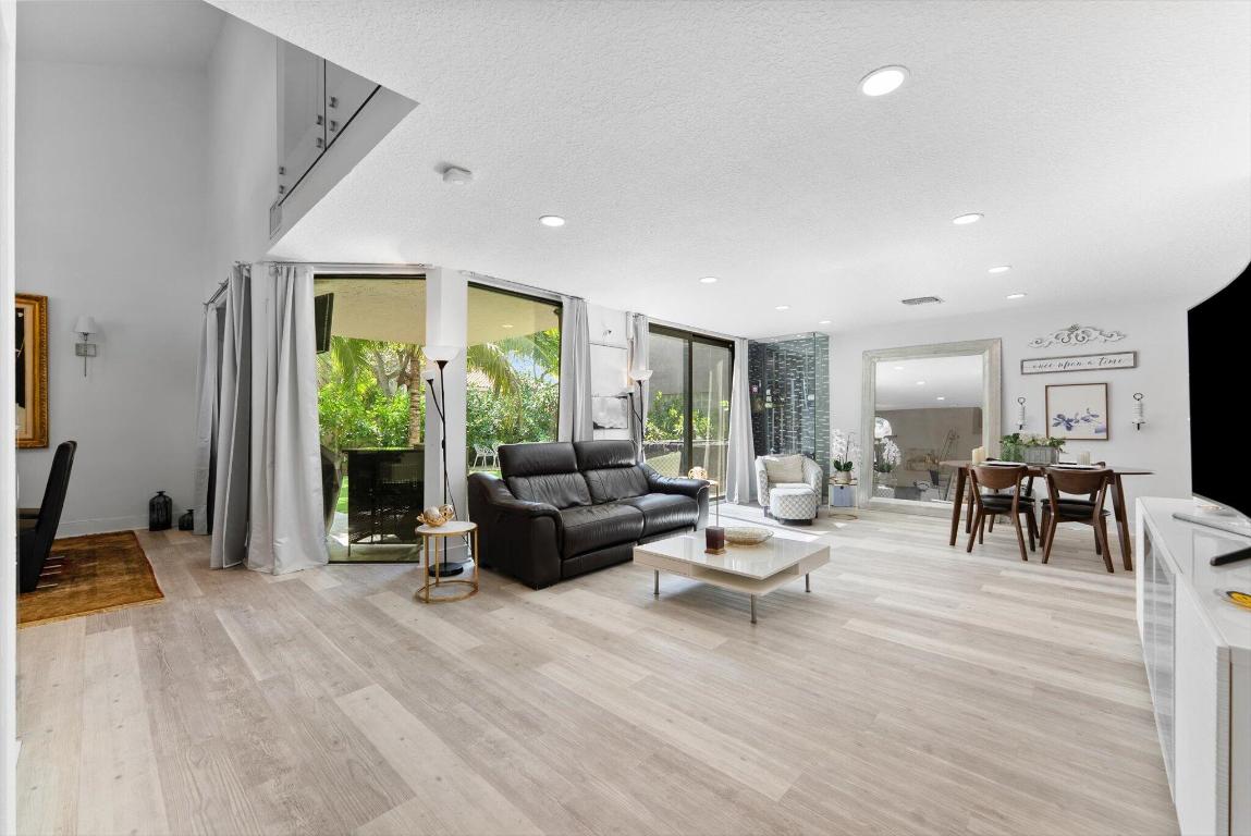 1701 NW 107th Terrace