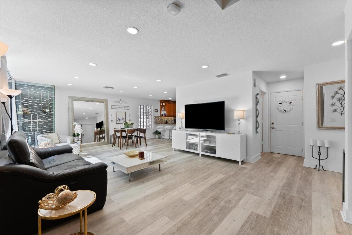 1701 NW 107th Terrace