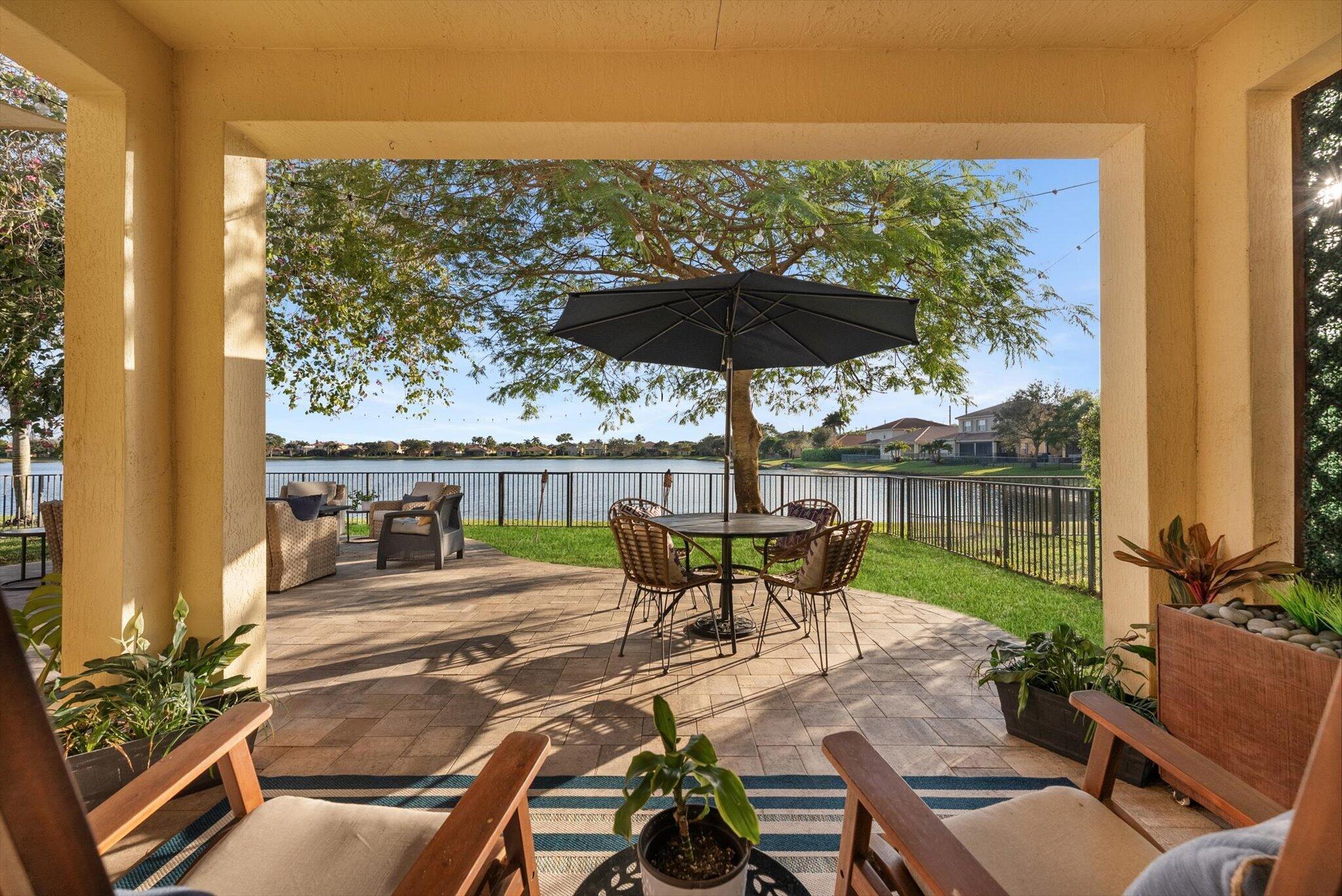 10712 Willow Oak Court