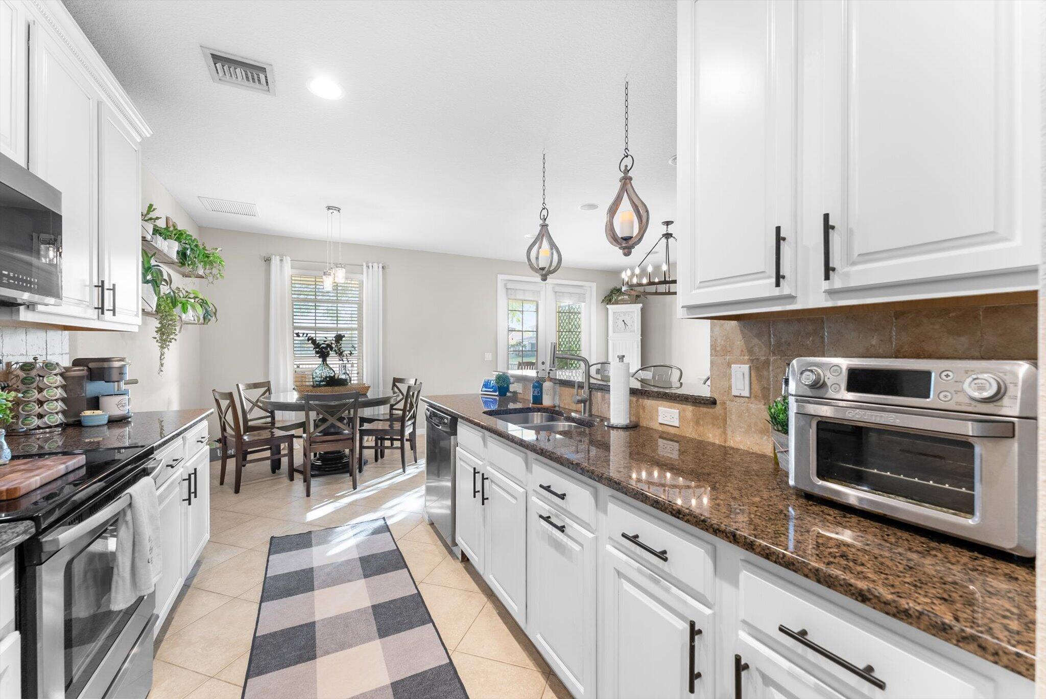 10712 Willow Oak Court