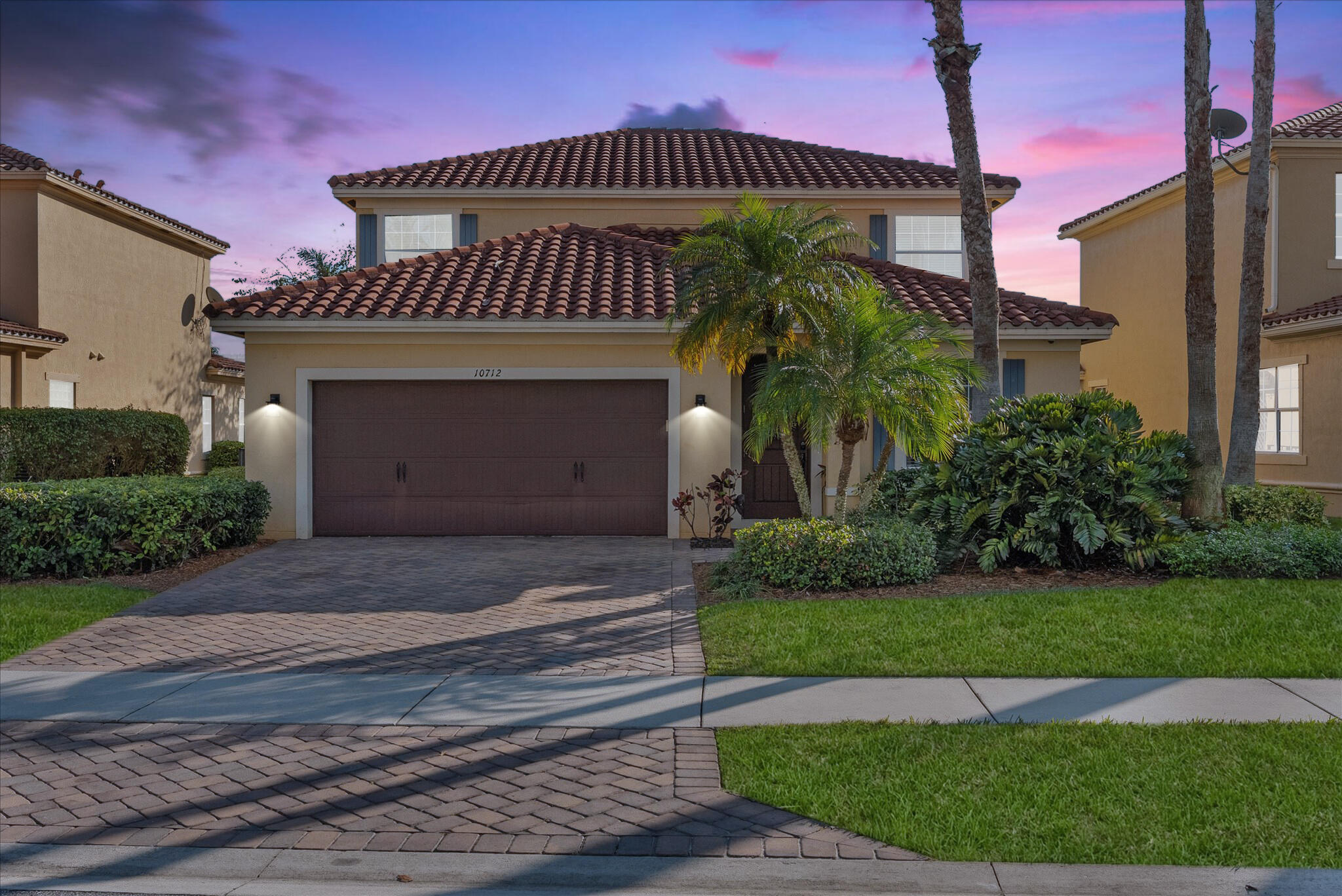 10712 Willow Oak Court